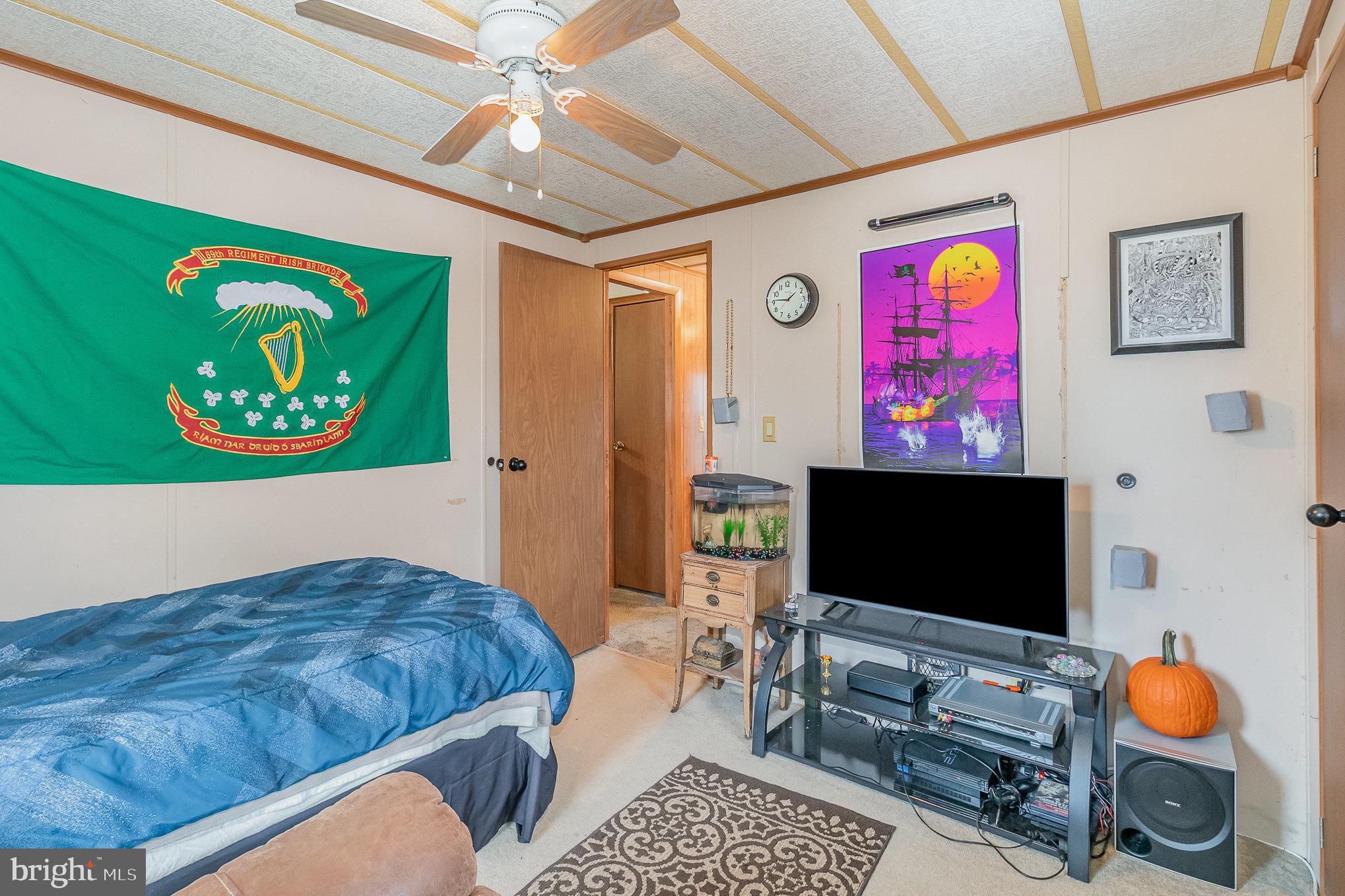 COUNTRY MANOR FARMS - Residential