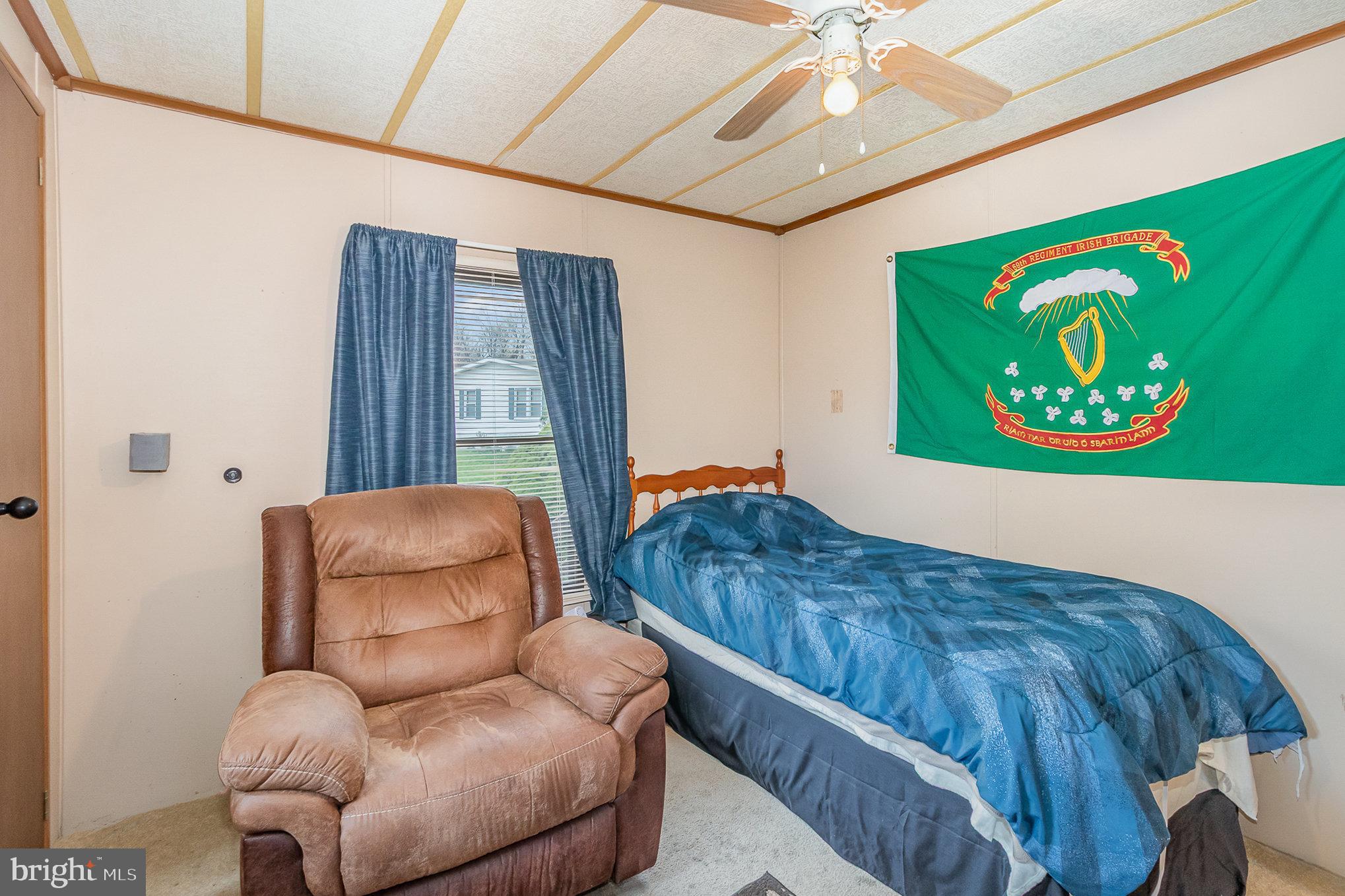 COUNTRY MANOR FARMS - Residential