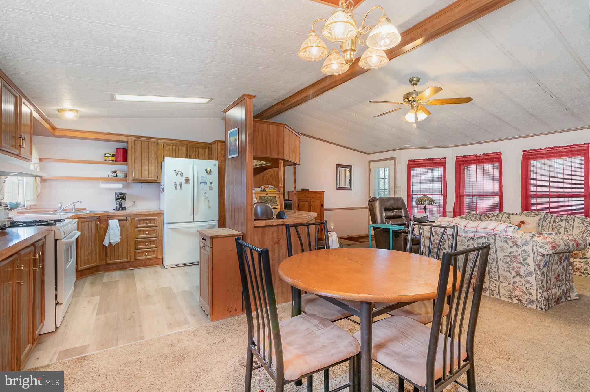 COUNTRY MANOR FARMS - Residential