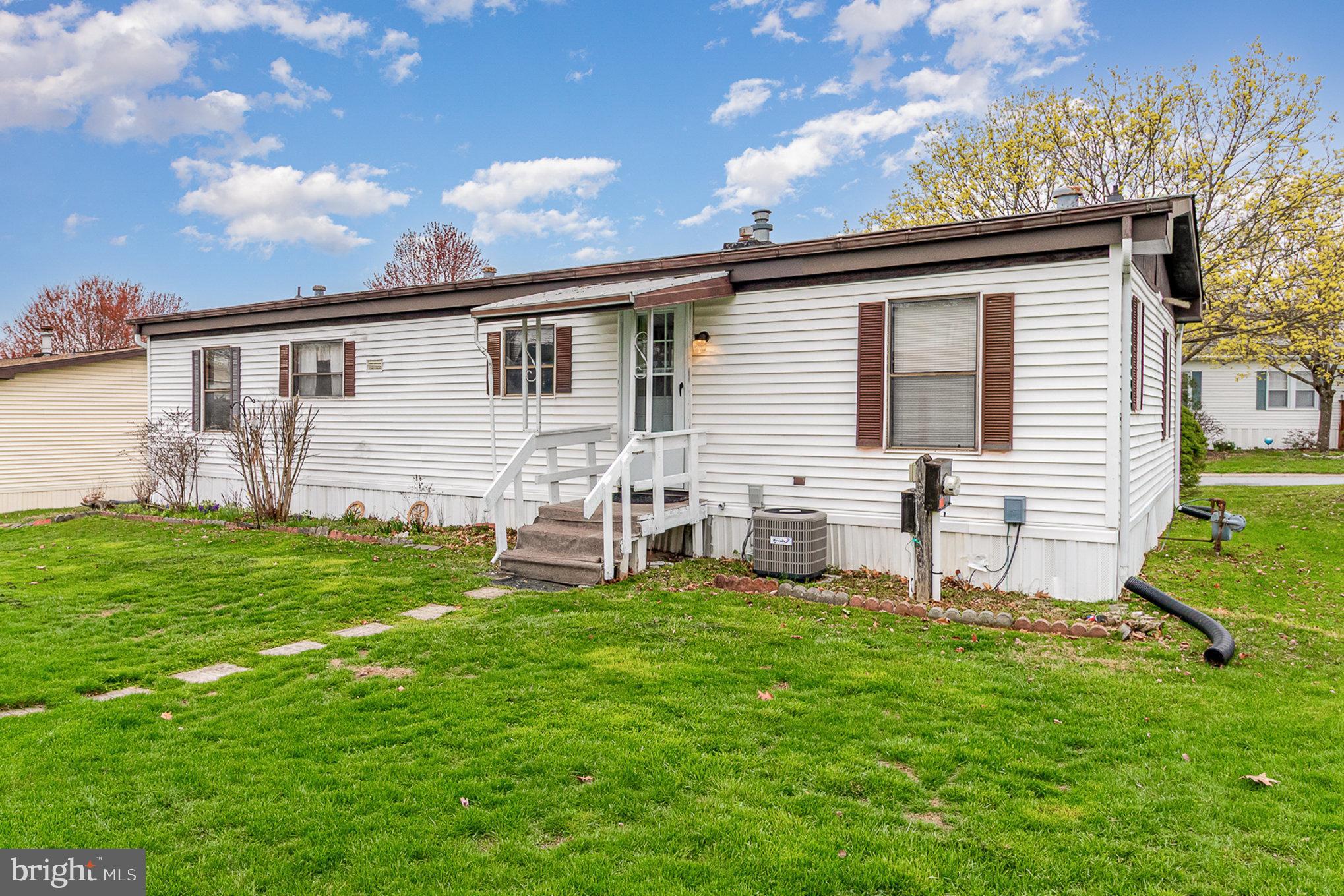 COUNTRY MANOR FARMS - Residential