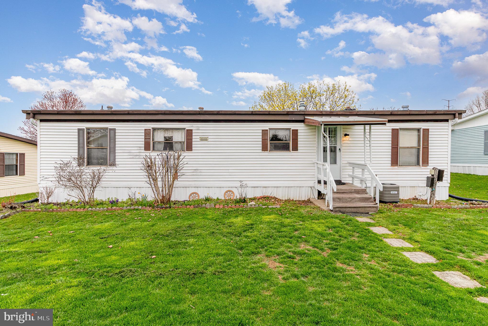 COUNTRY MANOR FARMS - Residential