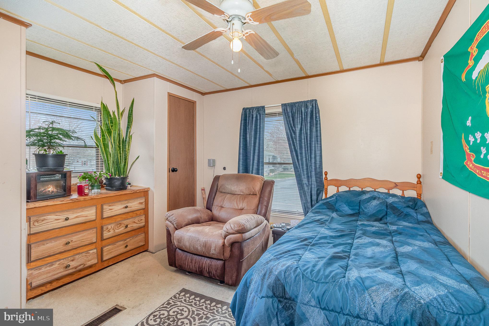 COUNTRY MANOR FARMS - Residential