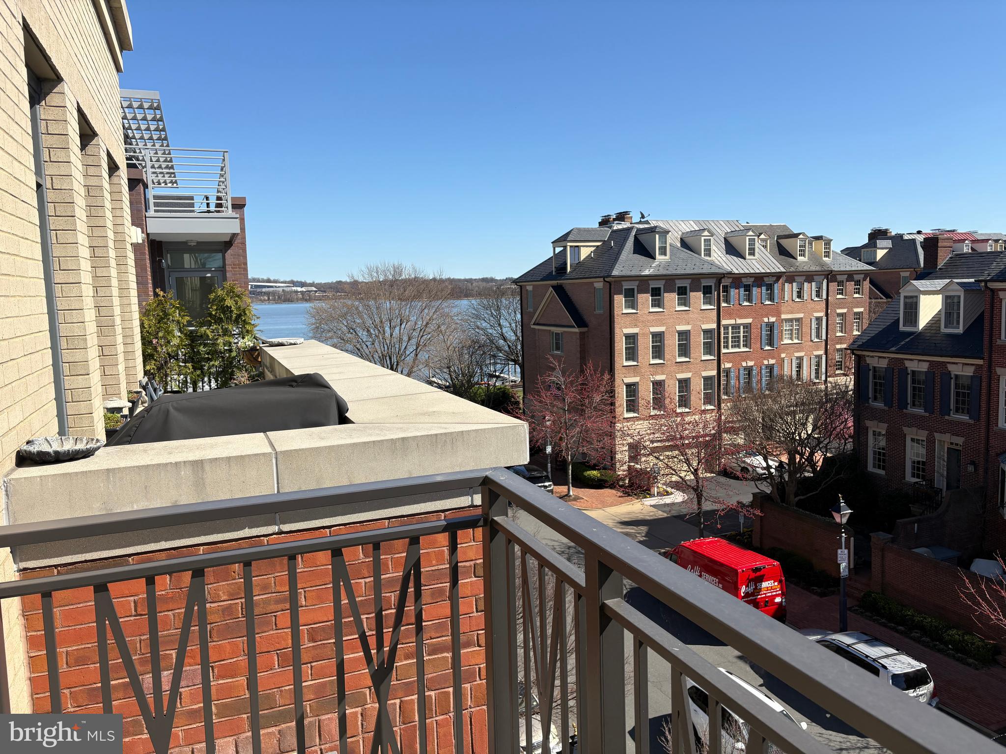 ROBINSON LANDING - Residential