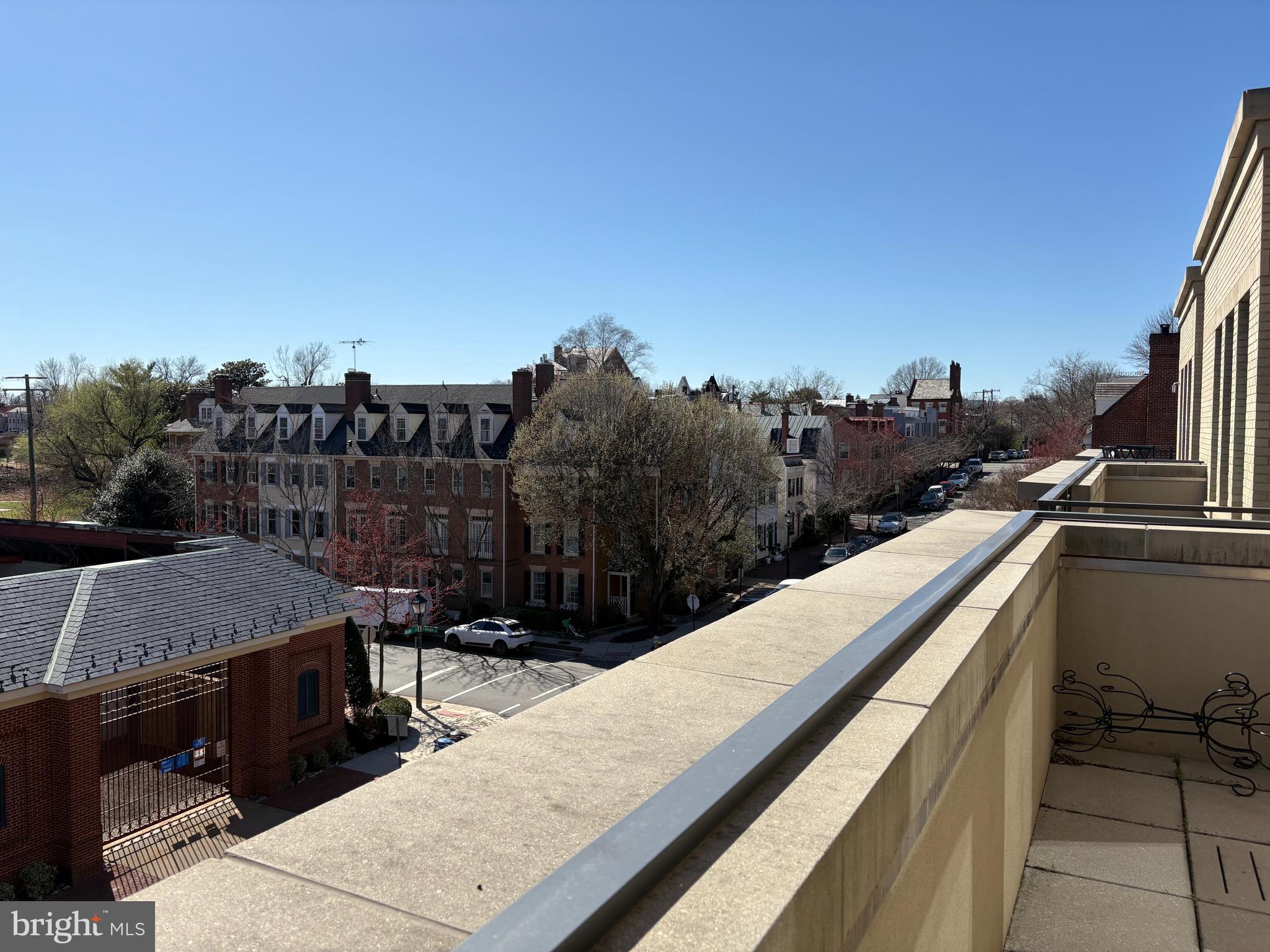 ROBINSON LANDING - Residential