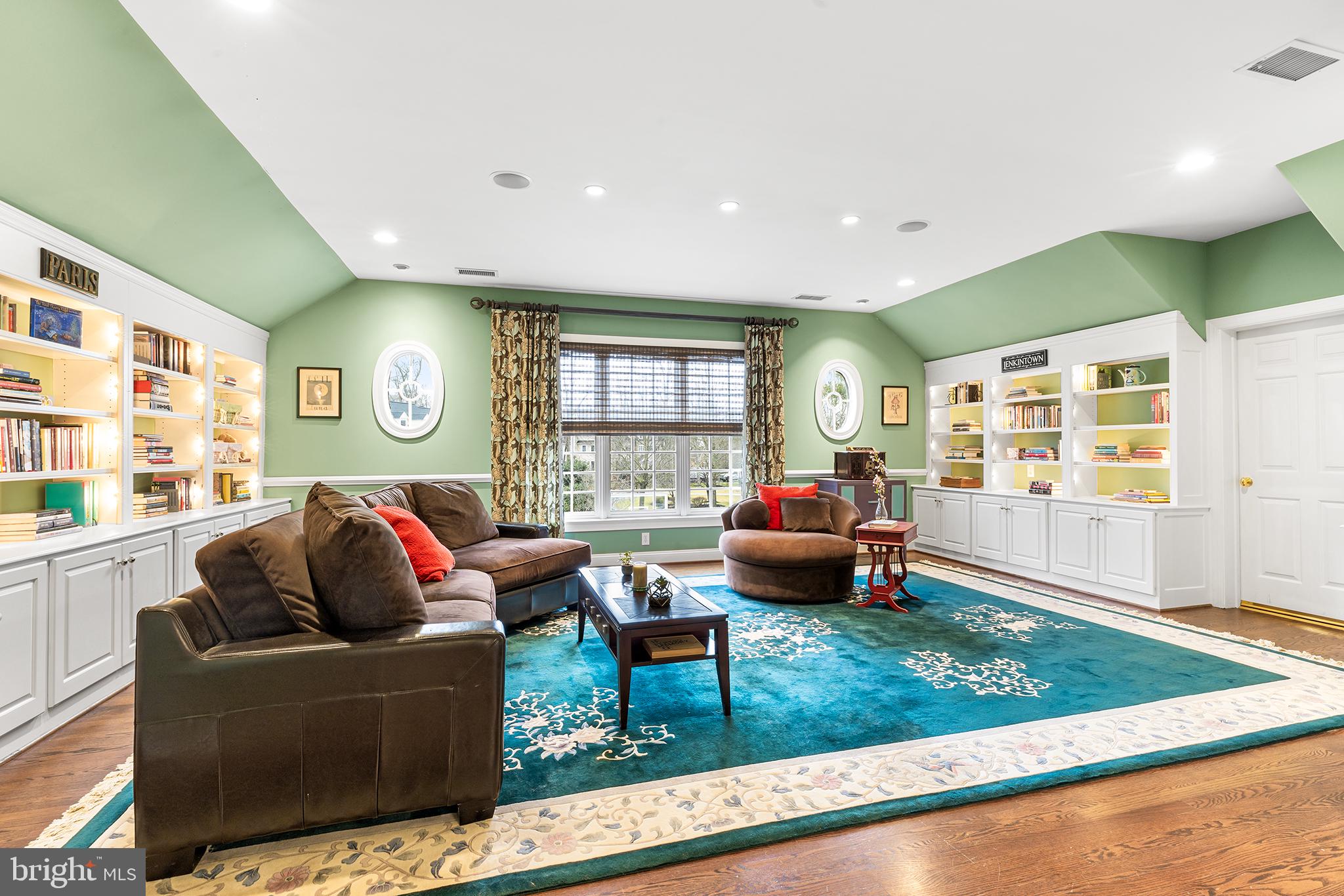 RADNOR HUNT - Residential