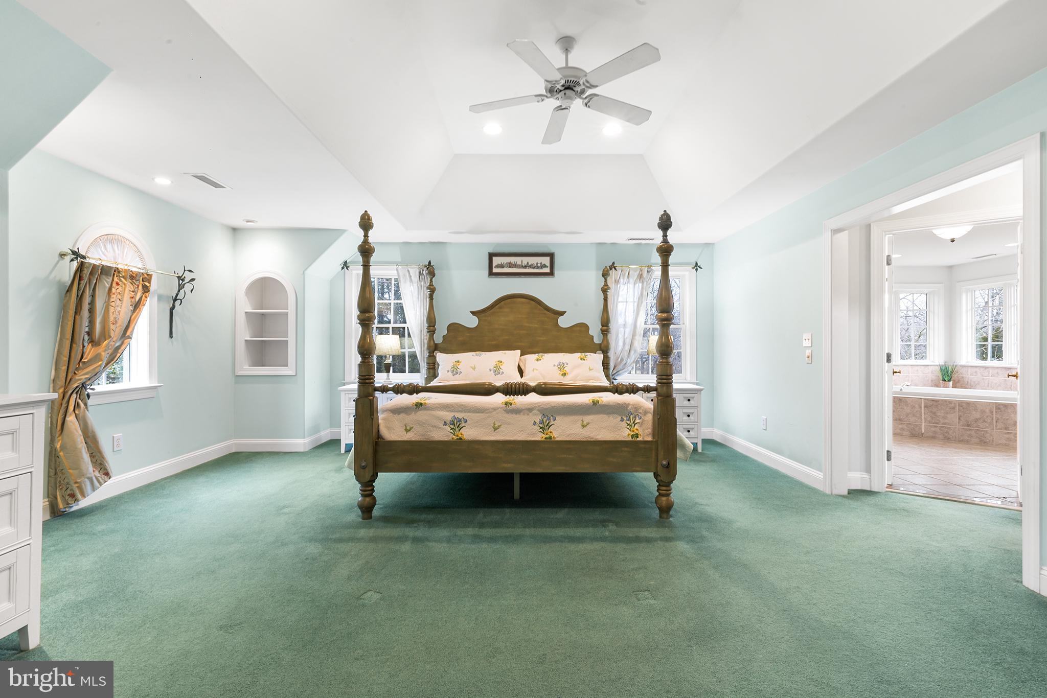 RADNOR HUNT - Residential