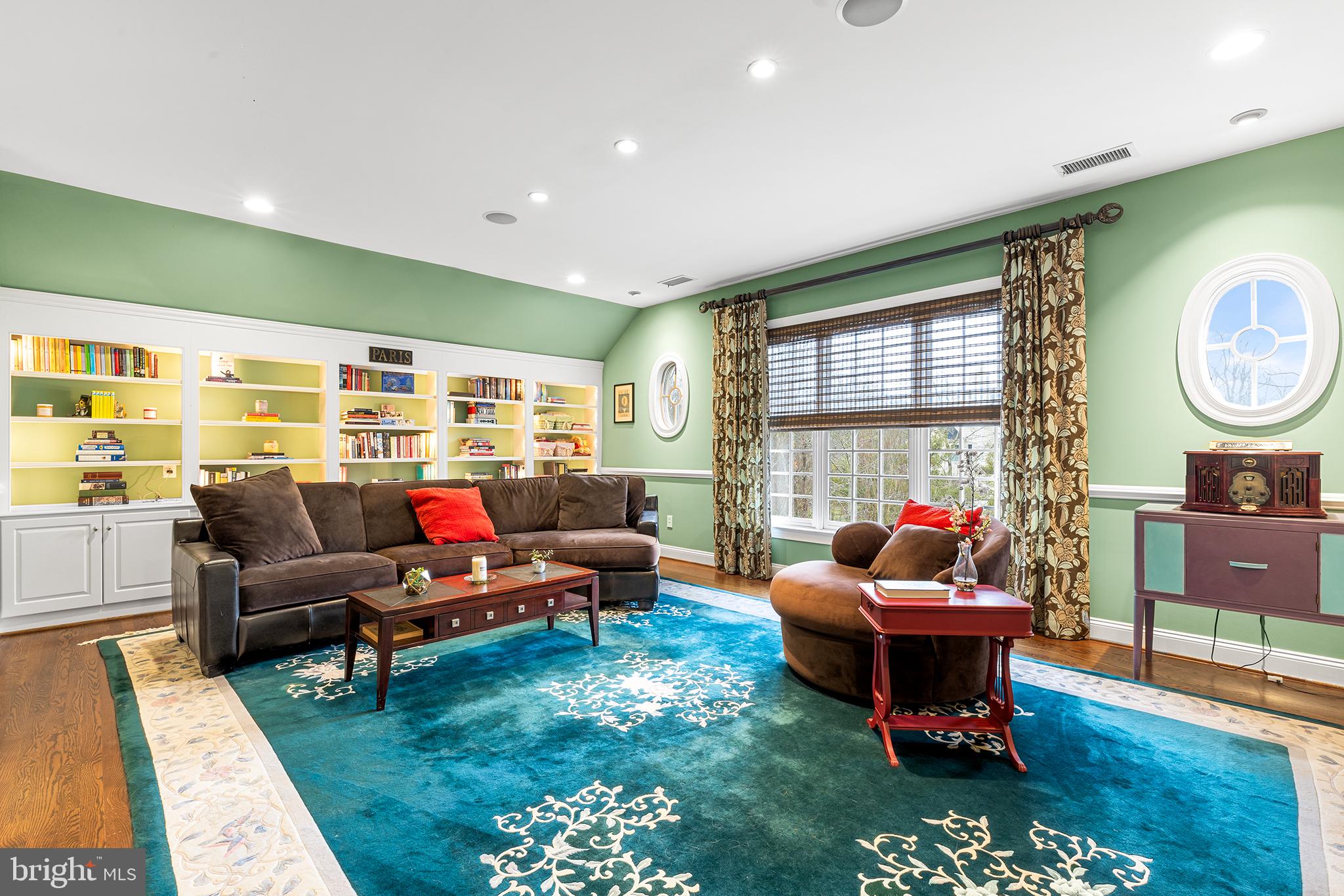 RADNOR HUNT - Residential