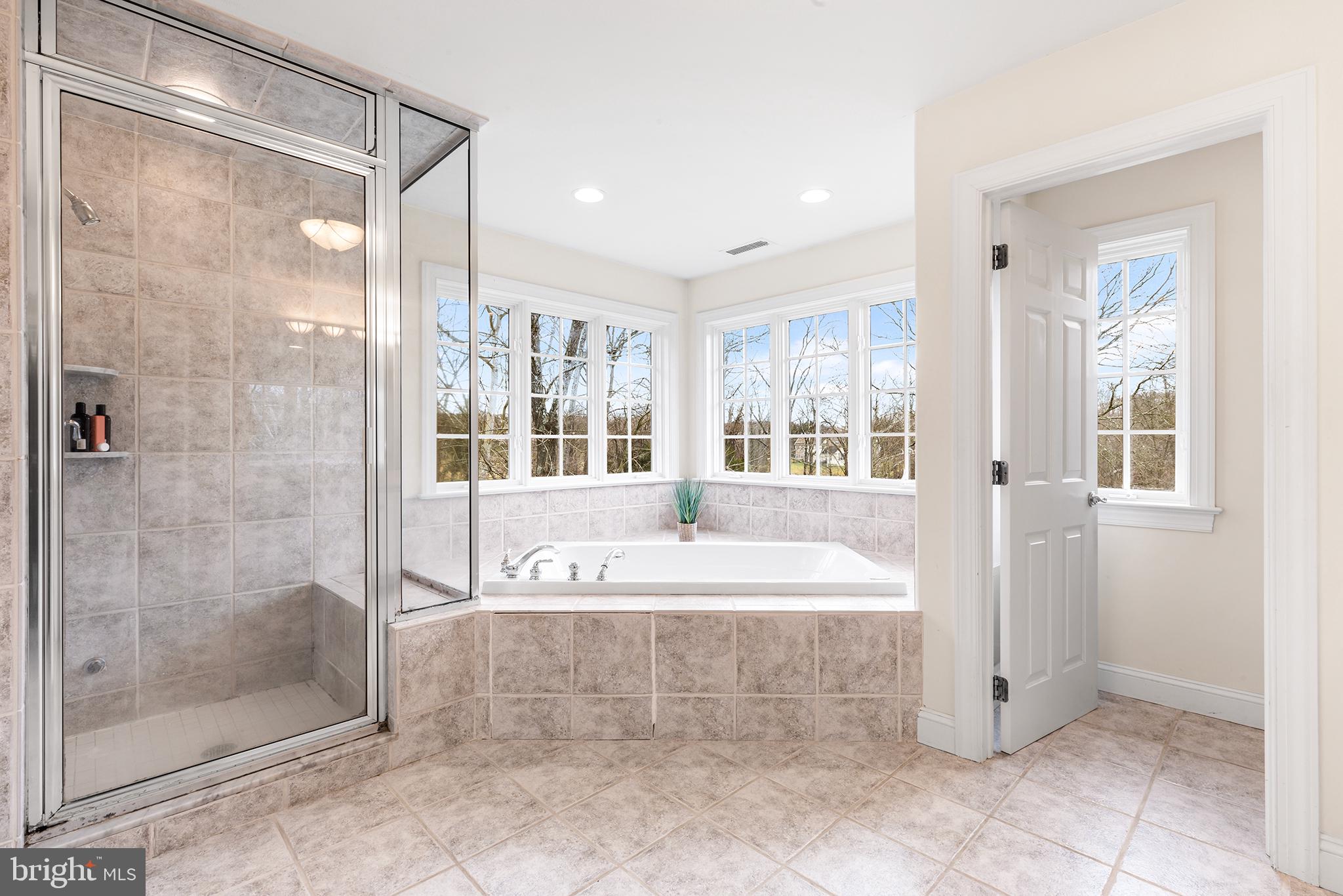 RADNOR HUNT - Residential