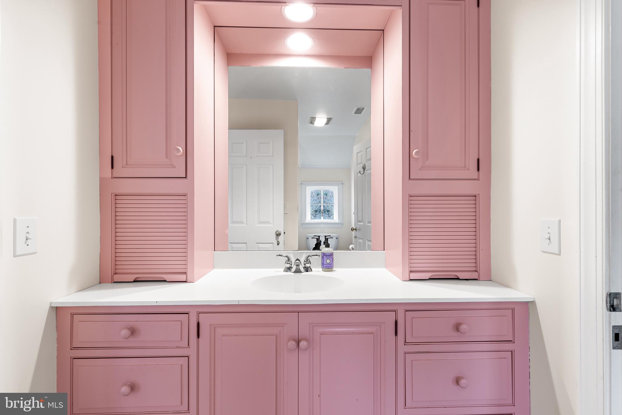 RADNOR HUNT - Residential