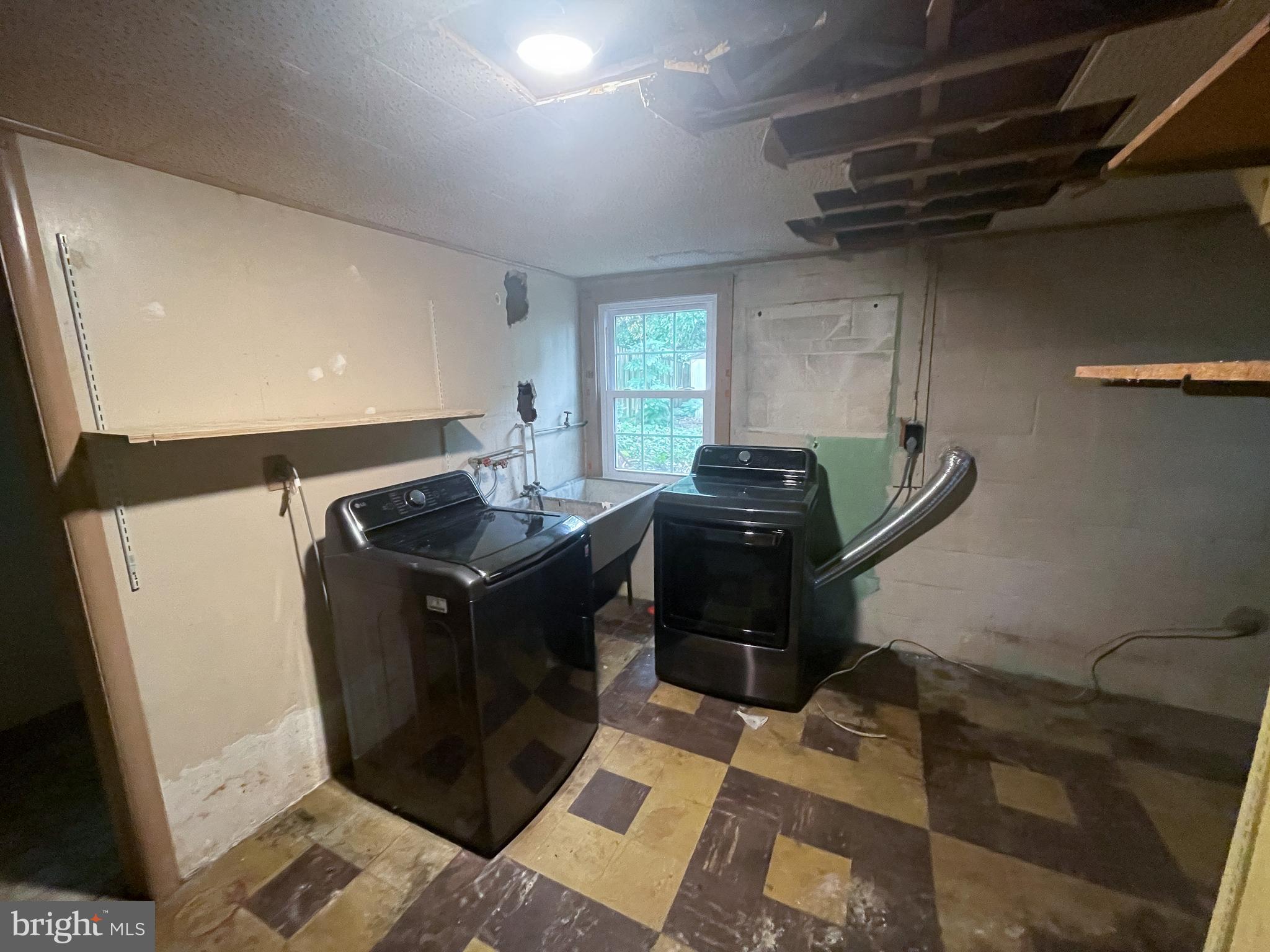 WAGGAMAN HEIGHTS - Residential