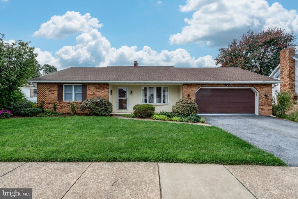 Photo of 116 Huyard Avenue, NEW HOLLAND, PA 17557 (MLS # PALA2076700)