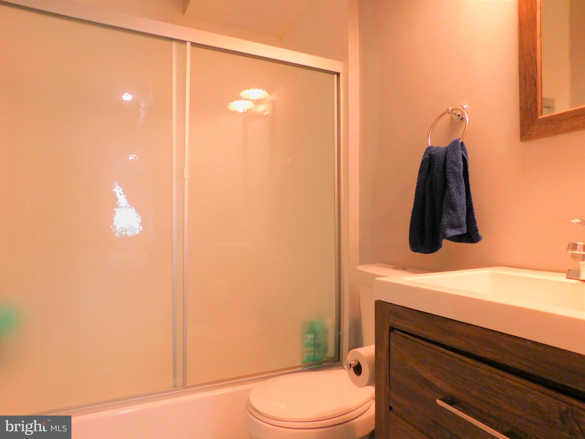 TEMPLE UNIVERSITY - Residential Lease