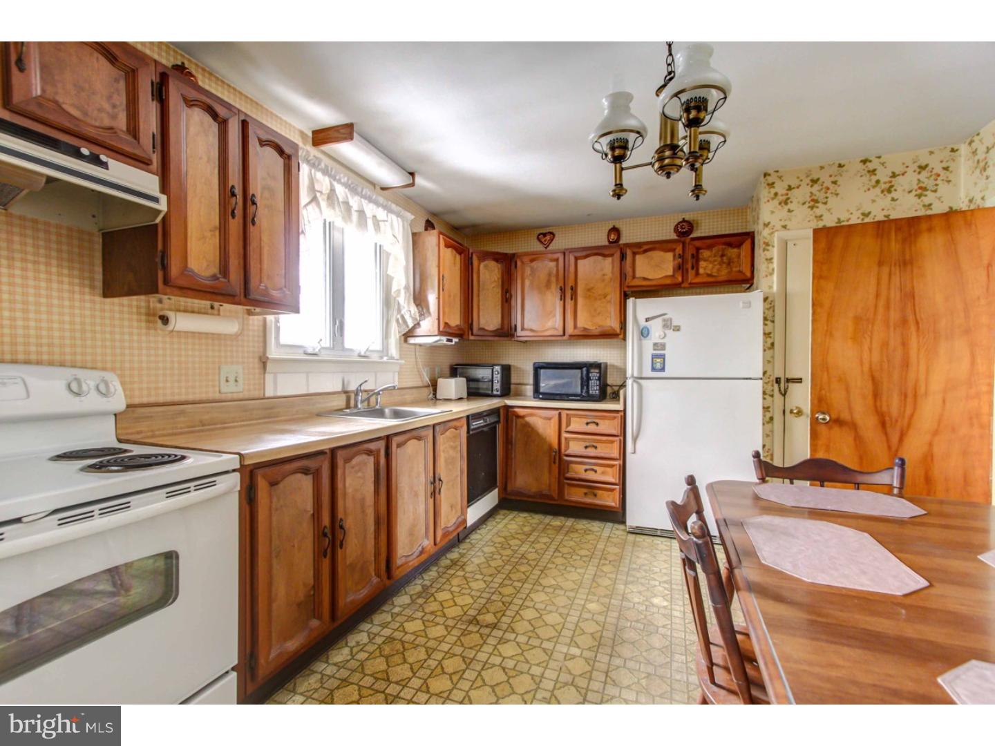 MERCER HILL VIL - Residential