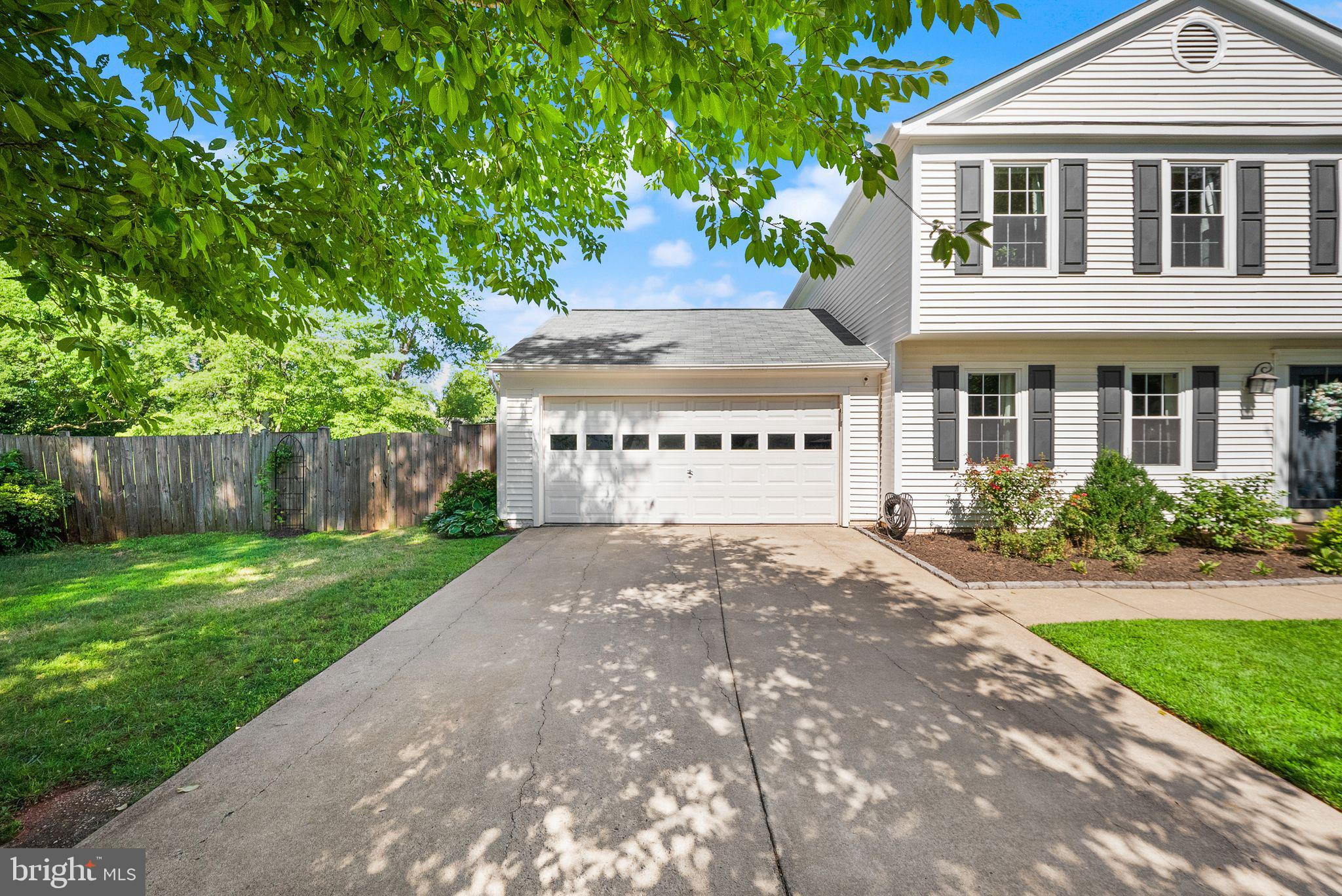 10300 AMBERLEIGH COURT