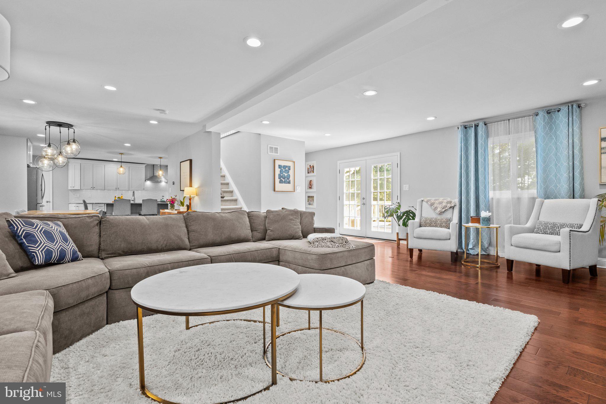 2 WOODFERN AVENUE