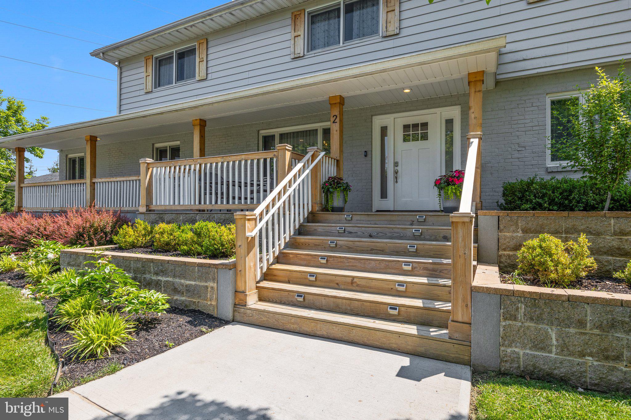 2 WOODFERN AVENUE