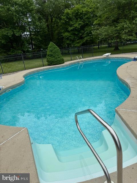 100 KNICKERBOCKER DRIVE