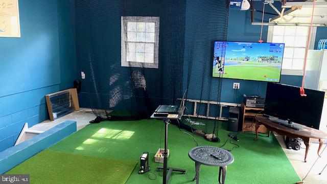 100 KNICKERBOCKER DRIVE