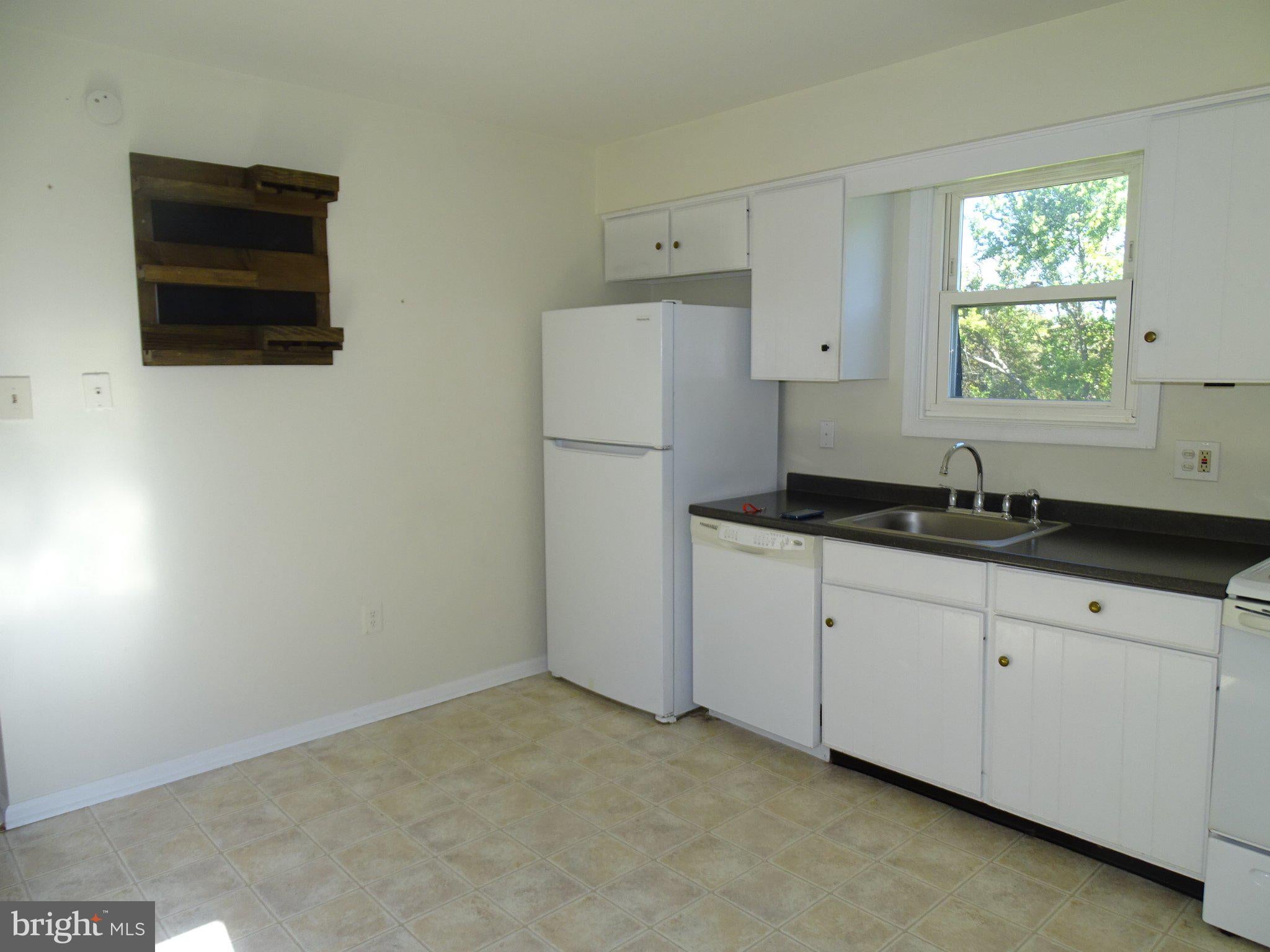 111 HUNTER WAY 211