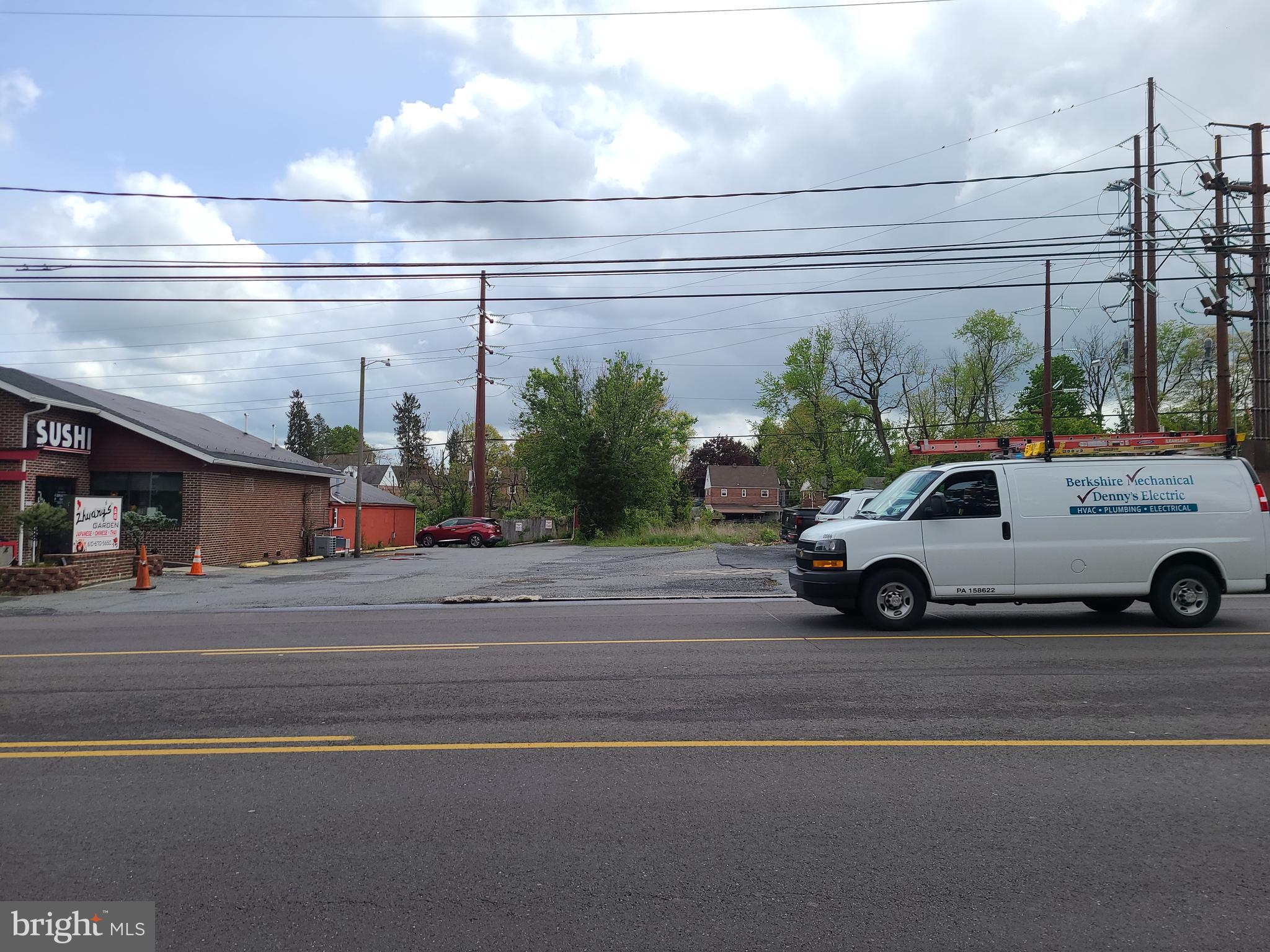 WEST LAWN - Commercial Sale