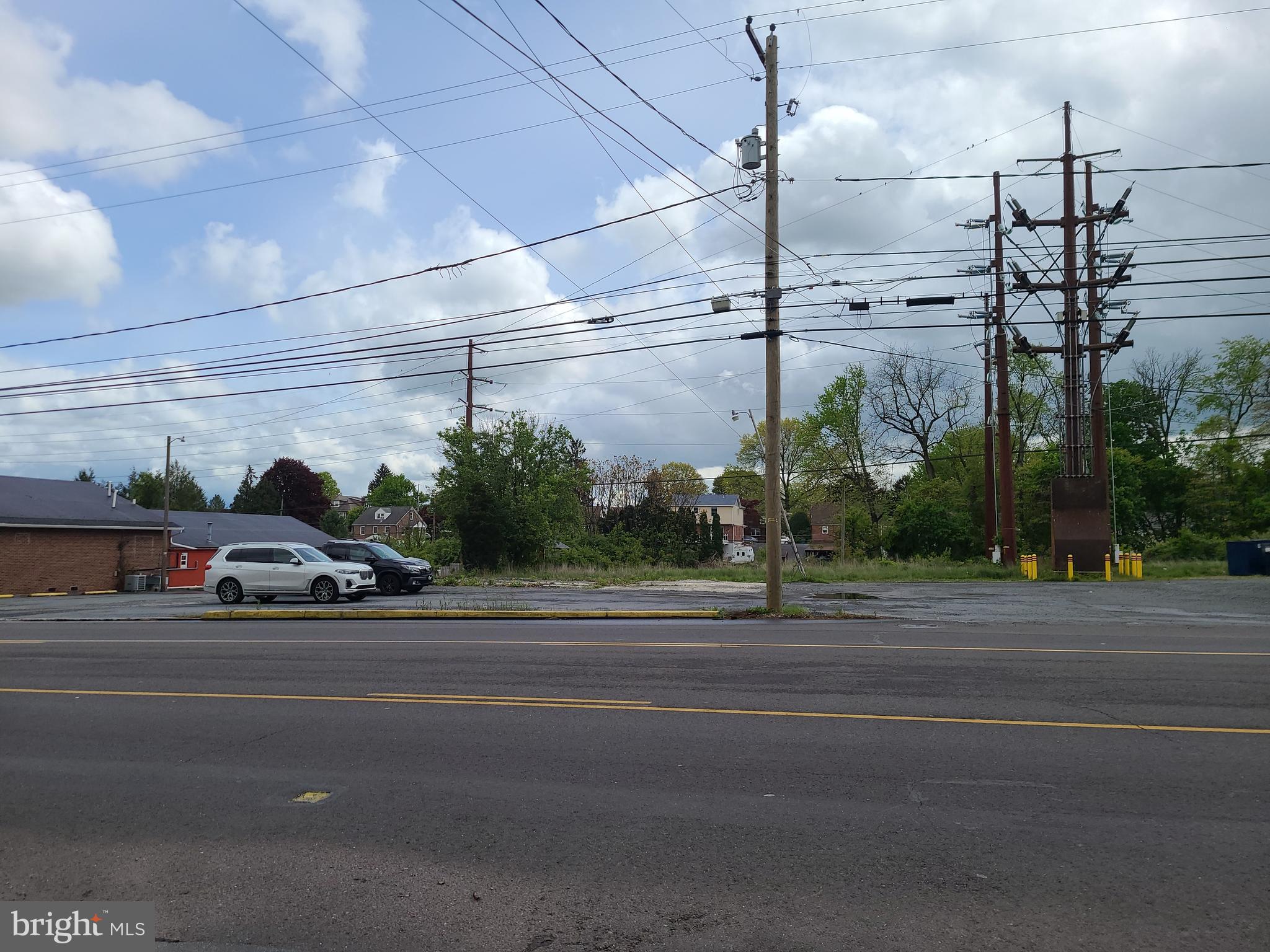 WEST LAWN - Commercial Sale