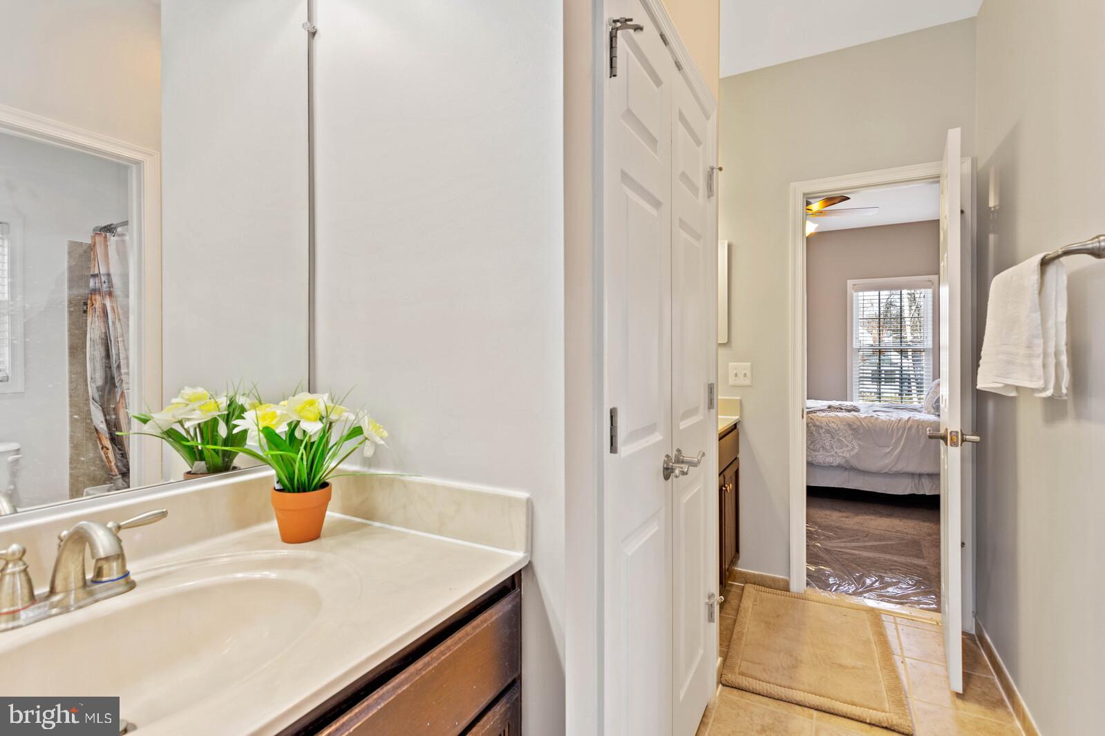 ANNANDALE ACRES - Residential