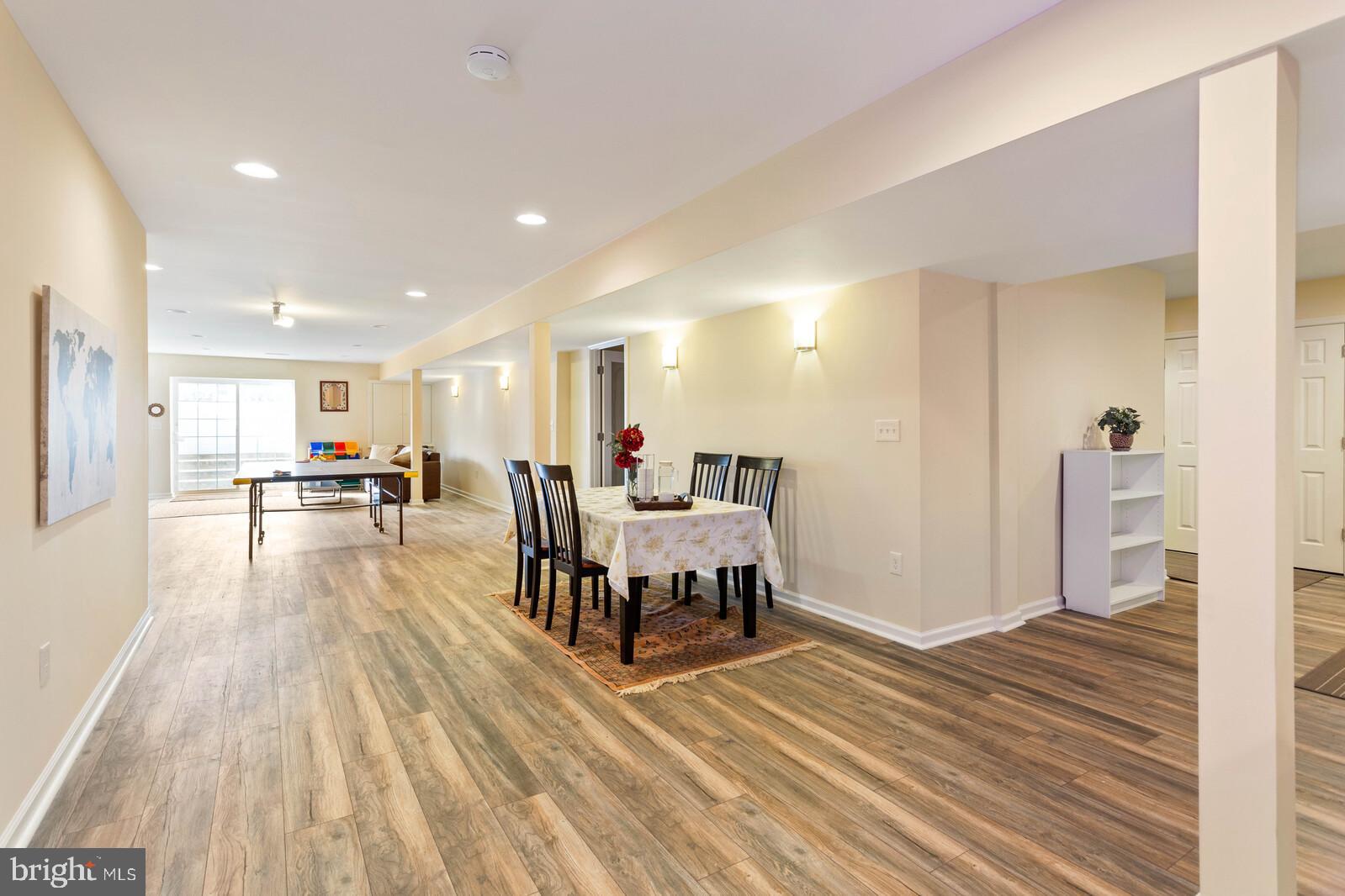 ANNANDALE ACRES - Residential