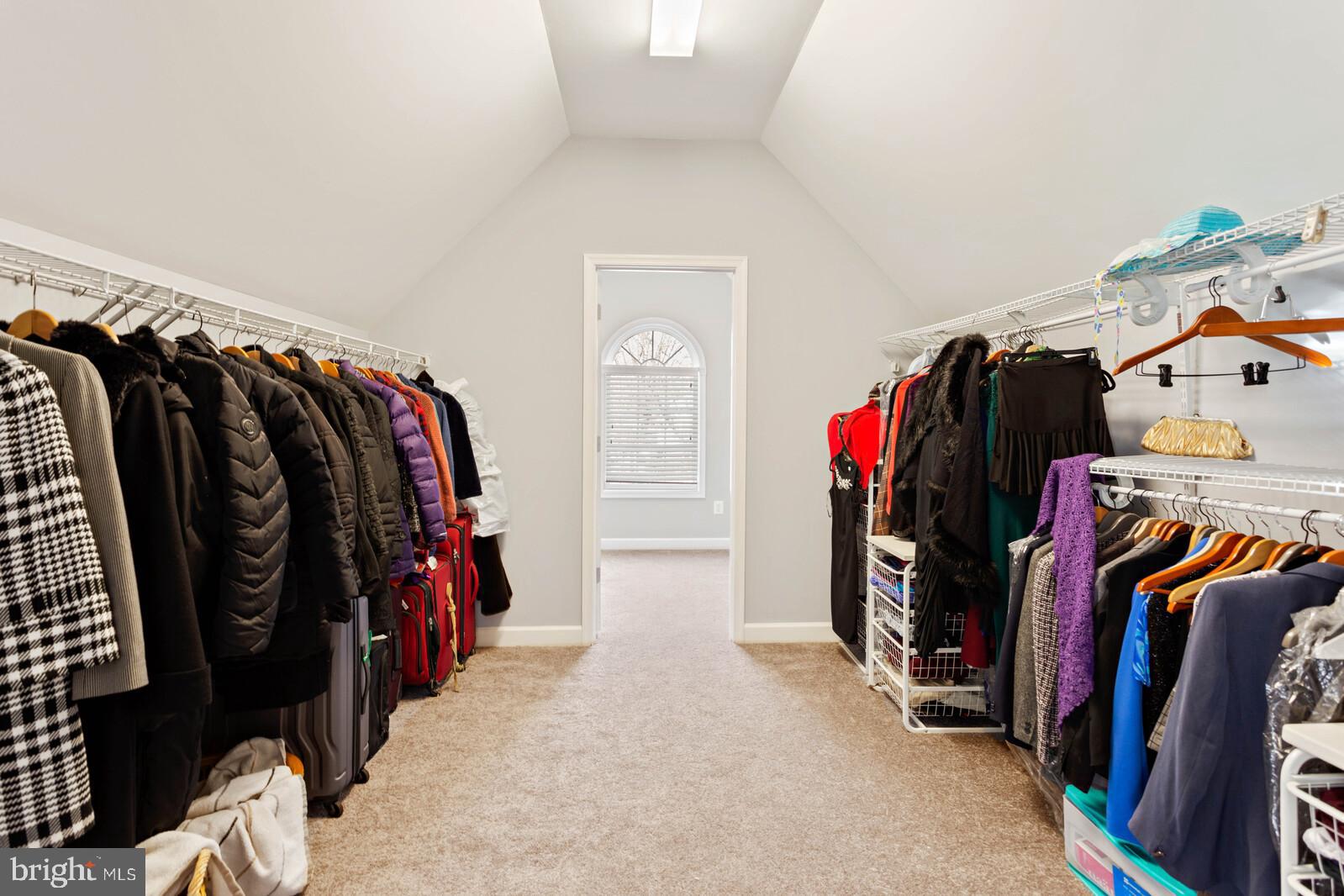 ANNANDALE ACRES - Residential