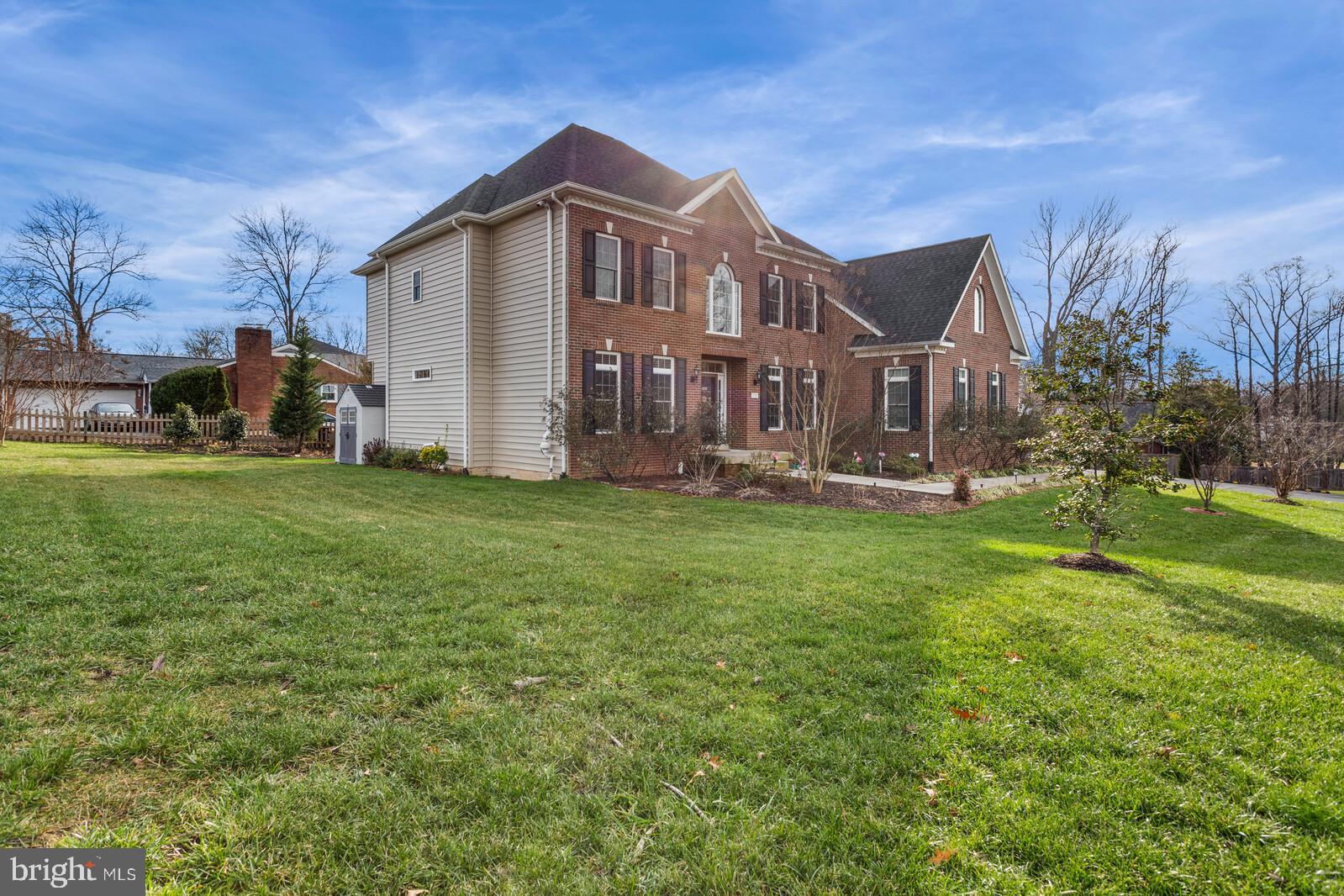 ANNANDALE ACRES - Residential