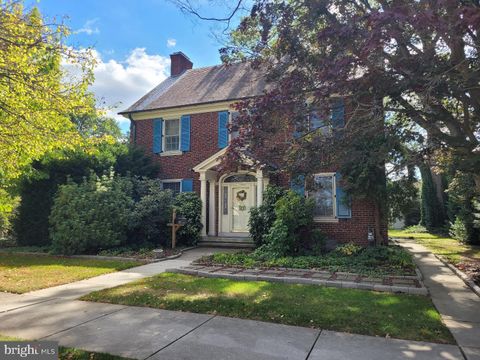 Photo of 15 Highland Avenue, HANOVER, PA 17331 (MLS # PAYK2091164)