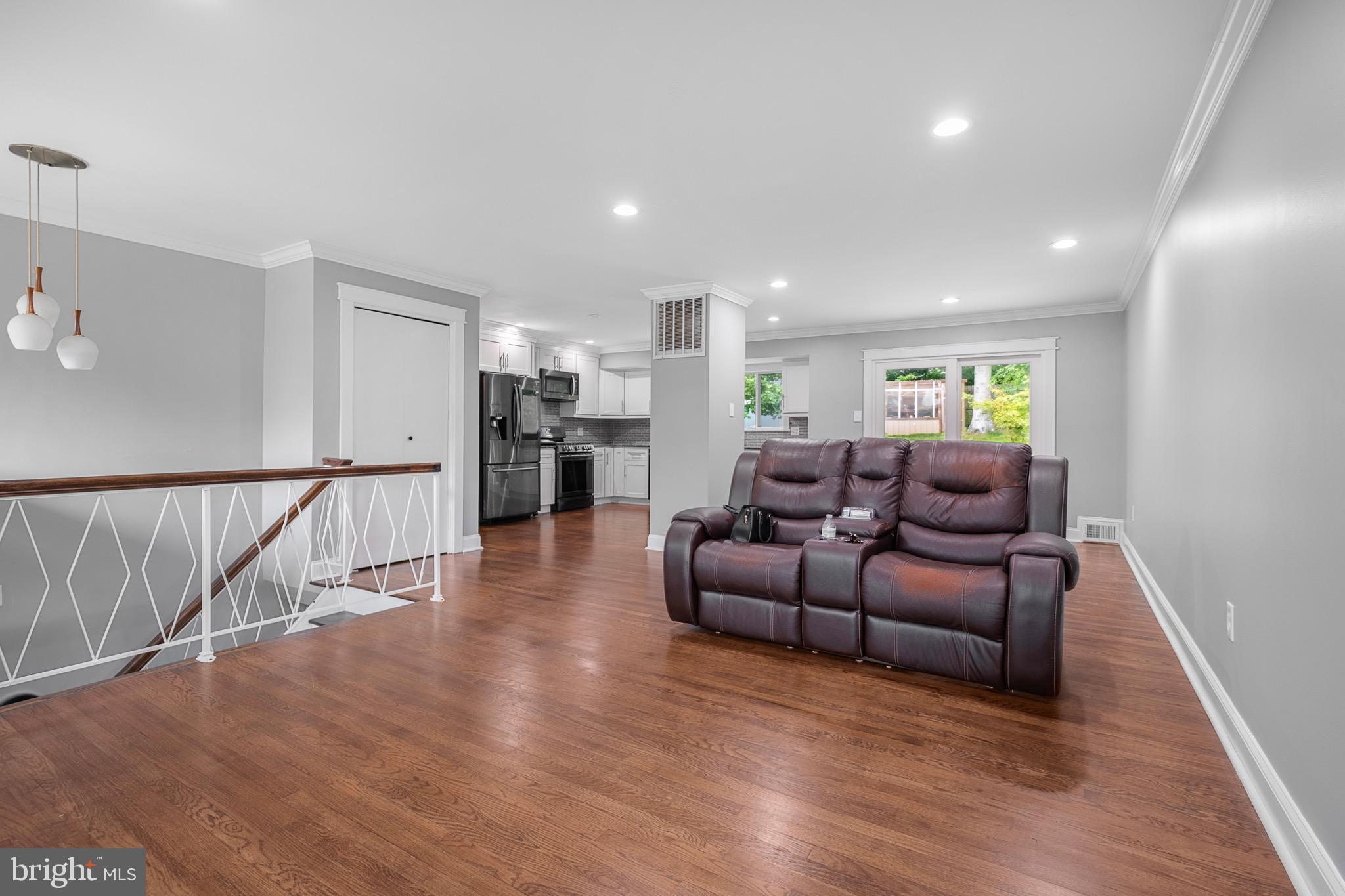 MANOR WOODS - Residential Lease