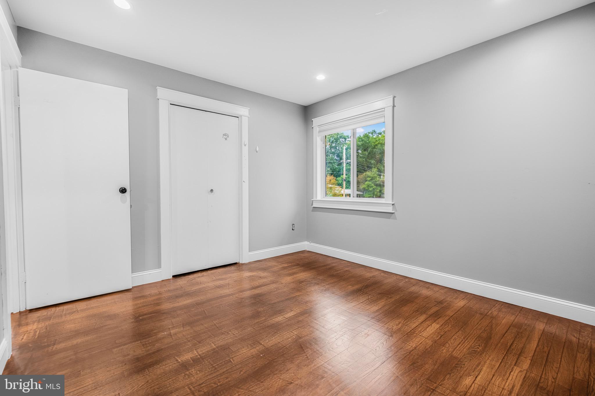 MANOR WOODS - Residential Lease