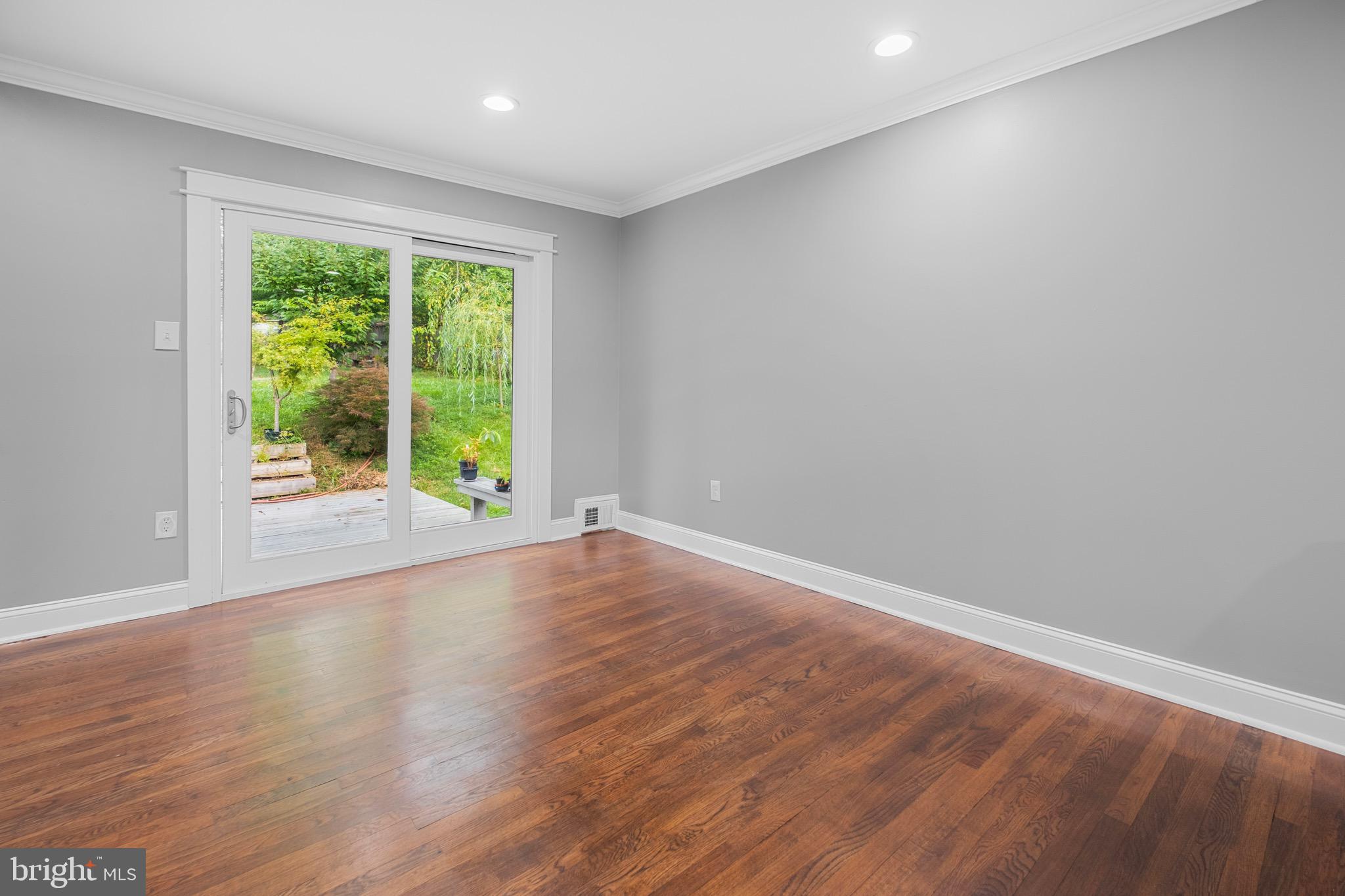 MANOR WOODS - Residential Lease