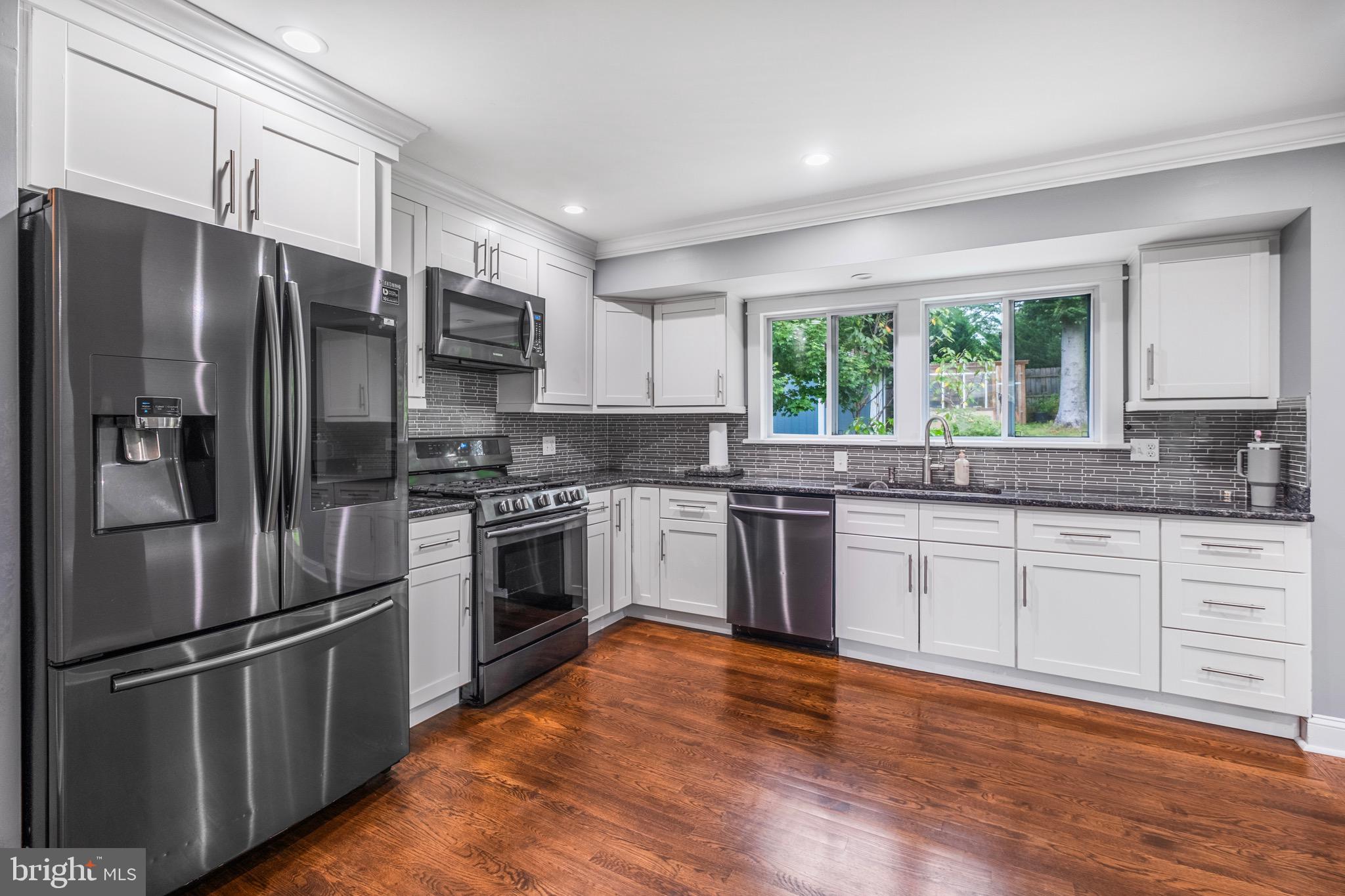 MANOR WOODS - Residential Lease