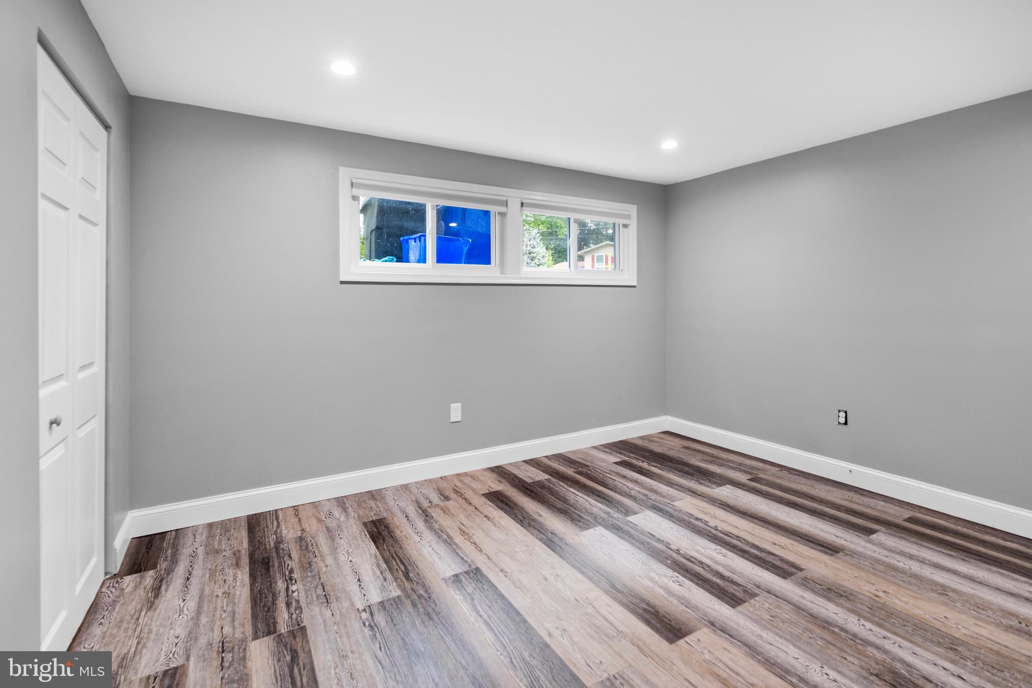 MANOR WOODS - Residential Lease