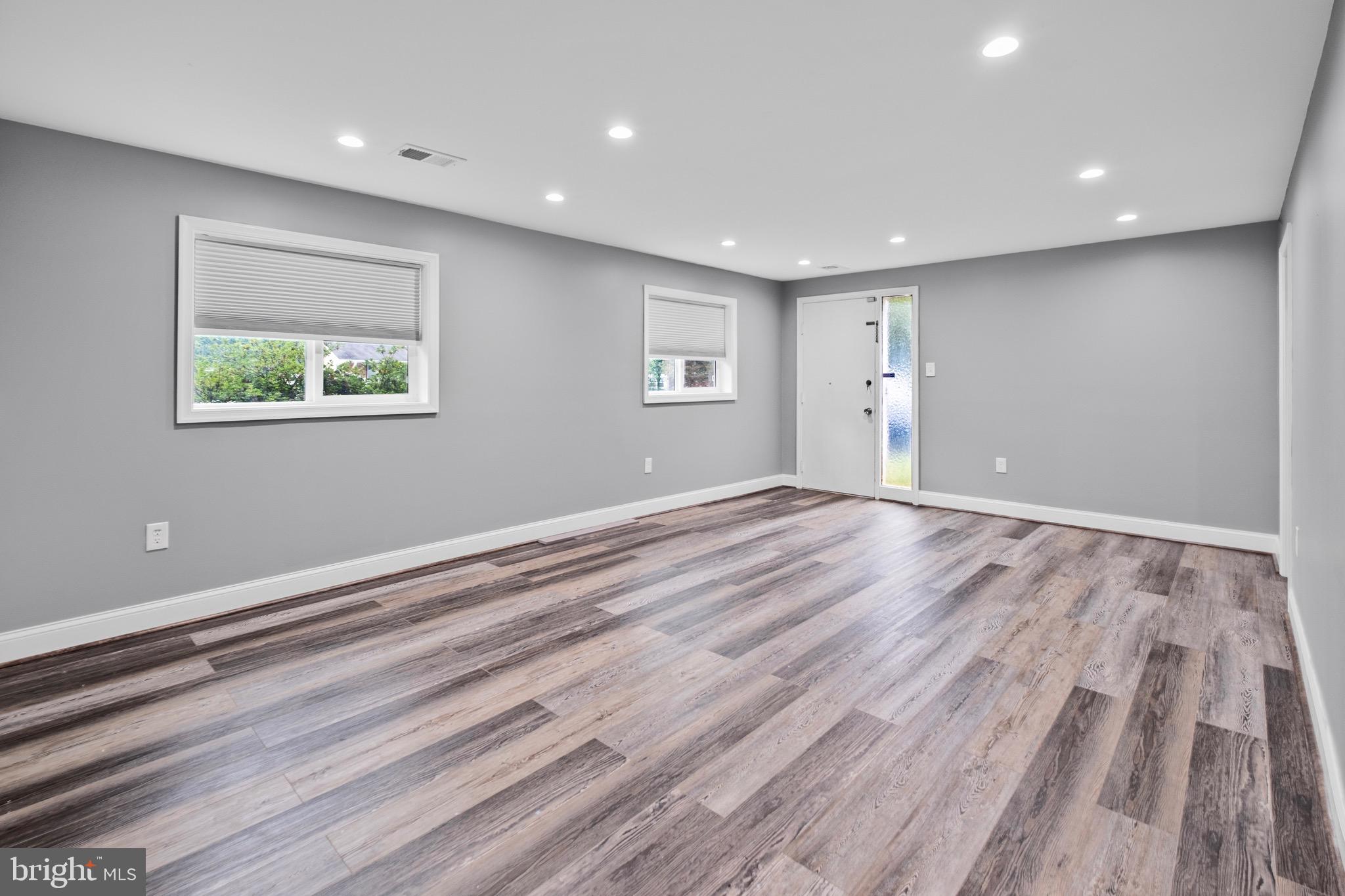 MANOR WOODS - Residential Lease