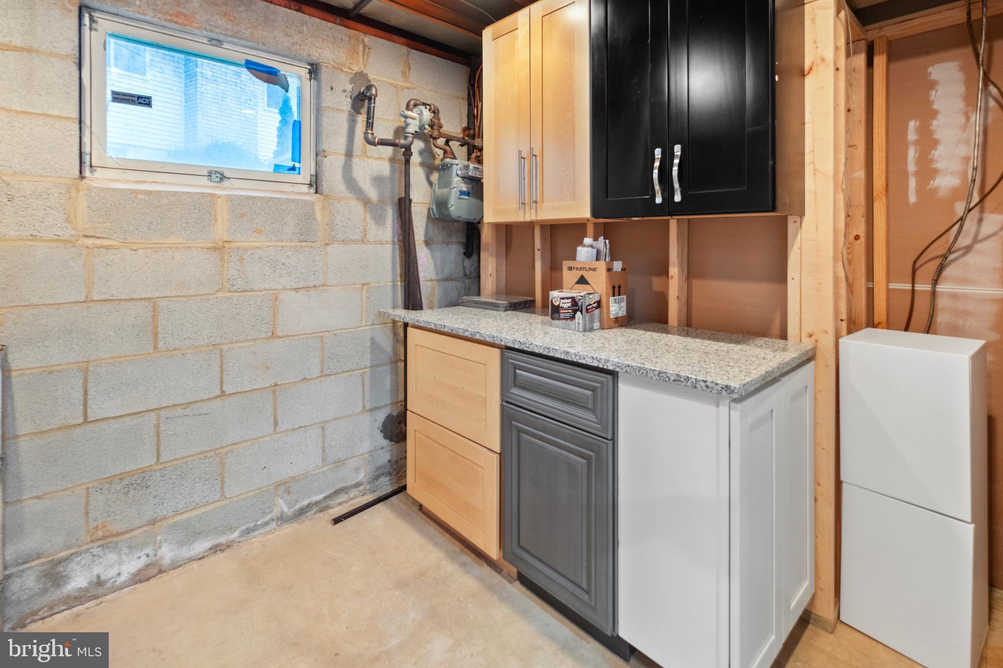 MANOR WOODS - Residential Lease