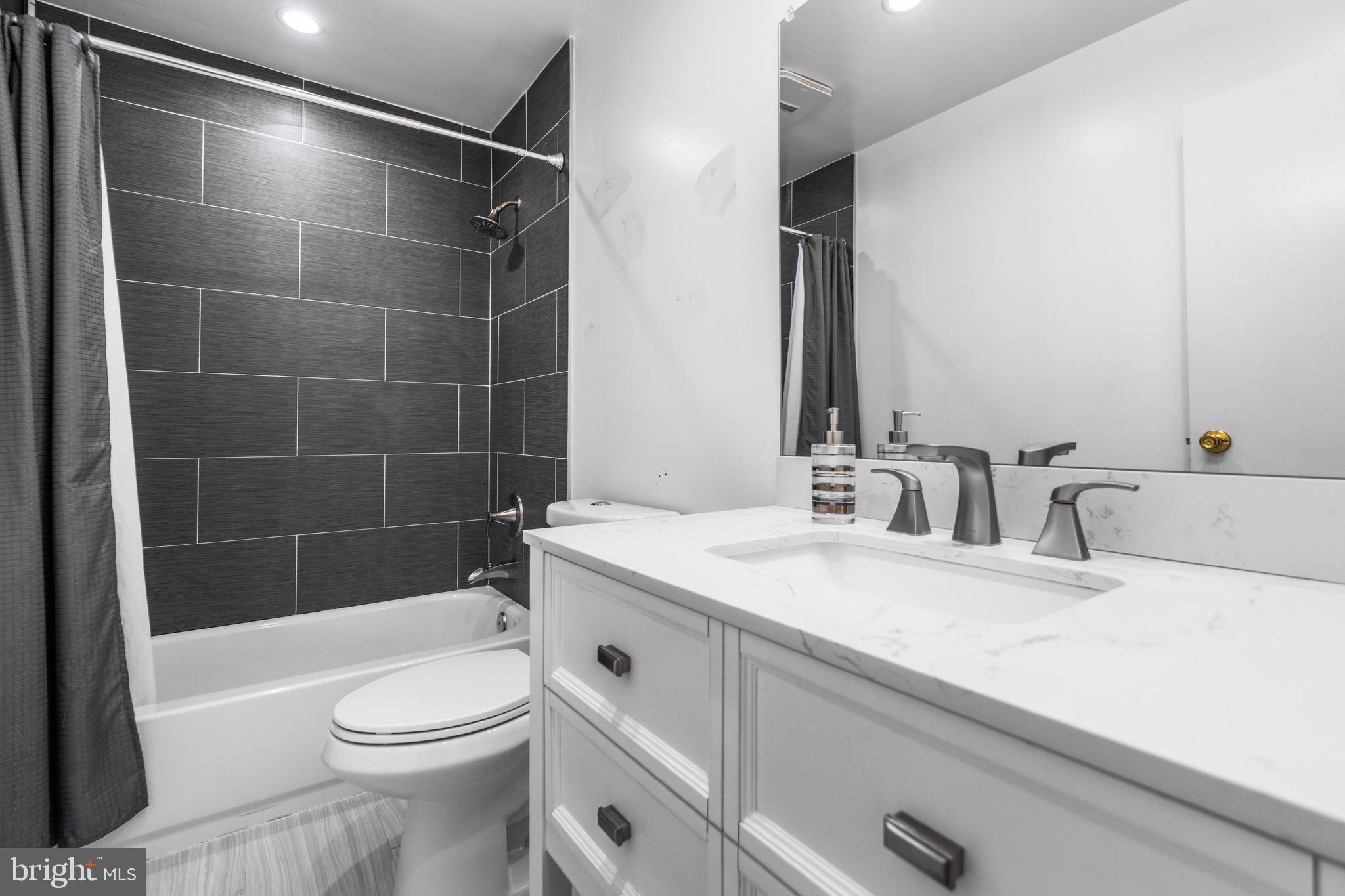 MANOR WOODS - Residential Lease