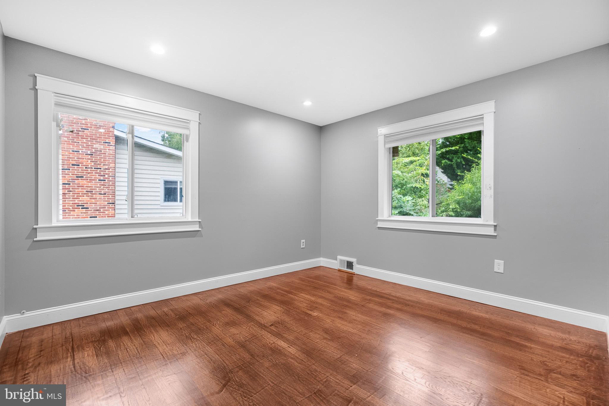 MANOR WOODS - Residential Lease