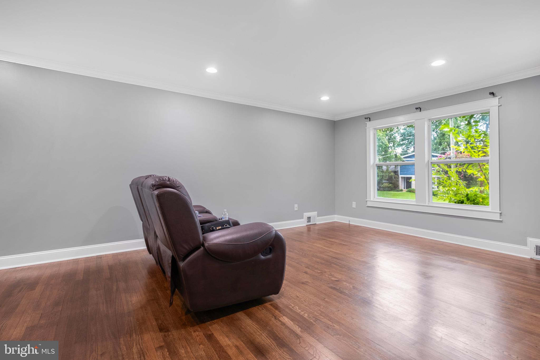 MANOR WOODS - Residential Lease