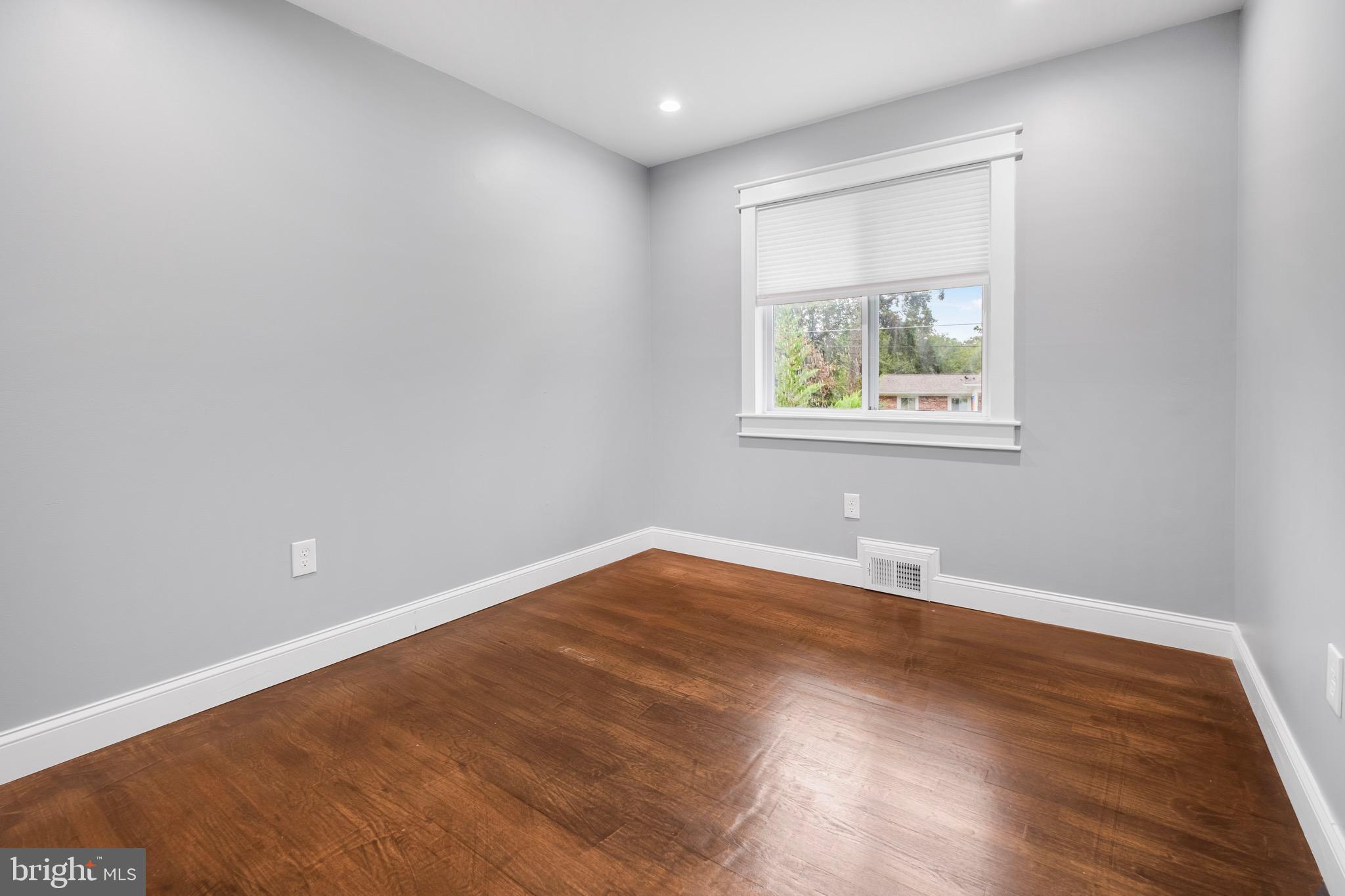 MANOR WOODS - Residential Lease