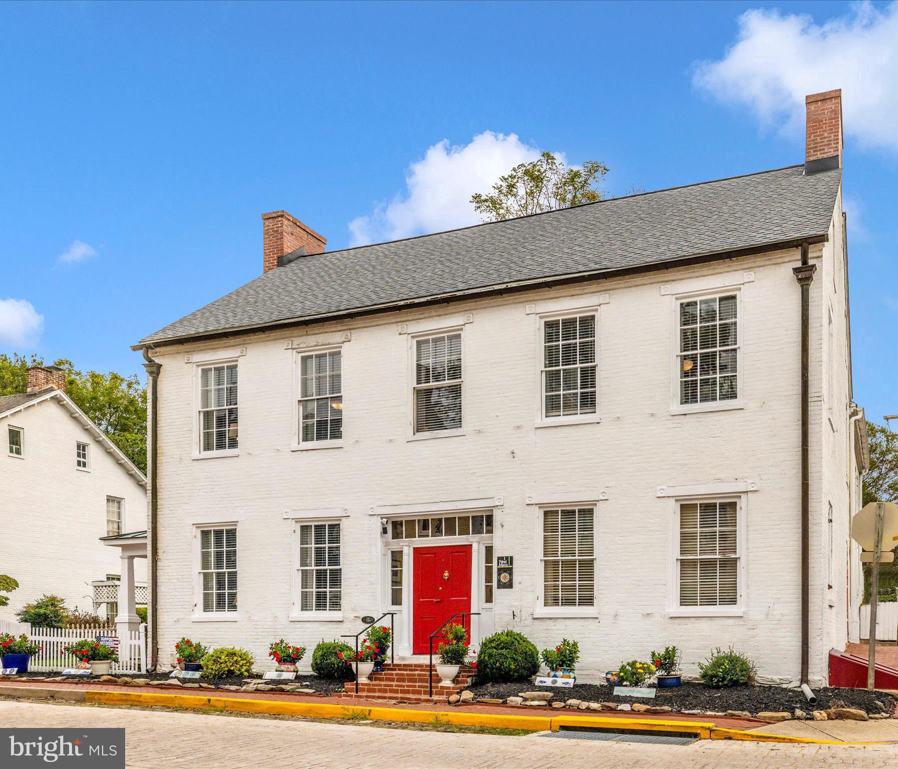 1 W MAIN STREET