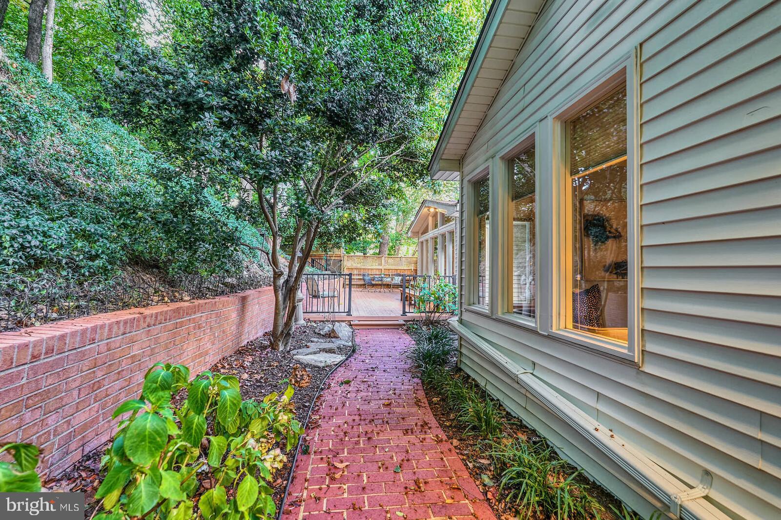 DOVER BALMORAL RIVERWOOD - Residential