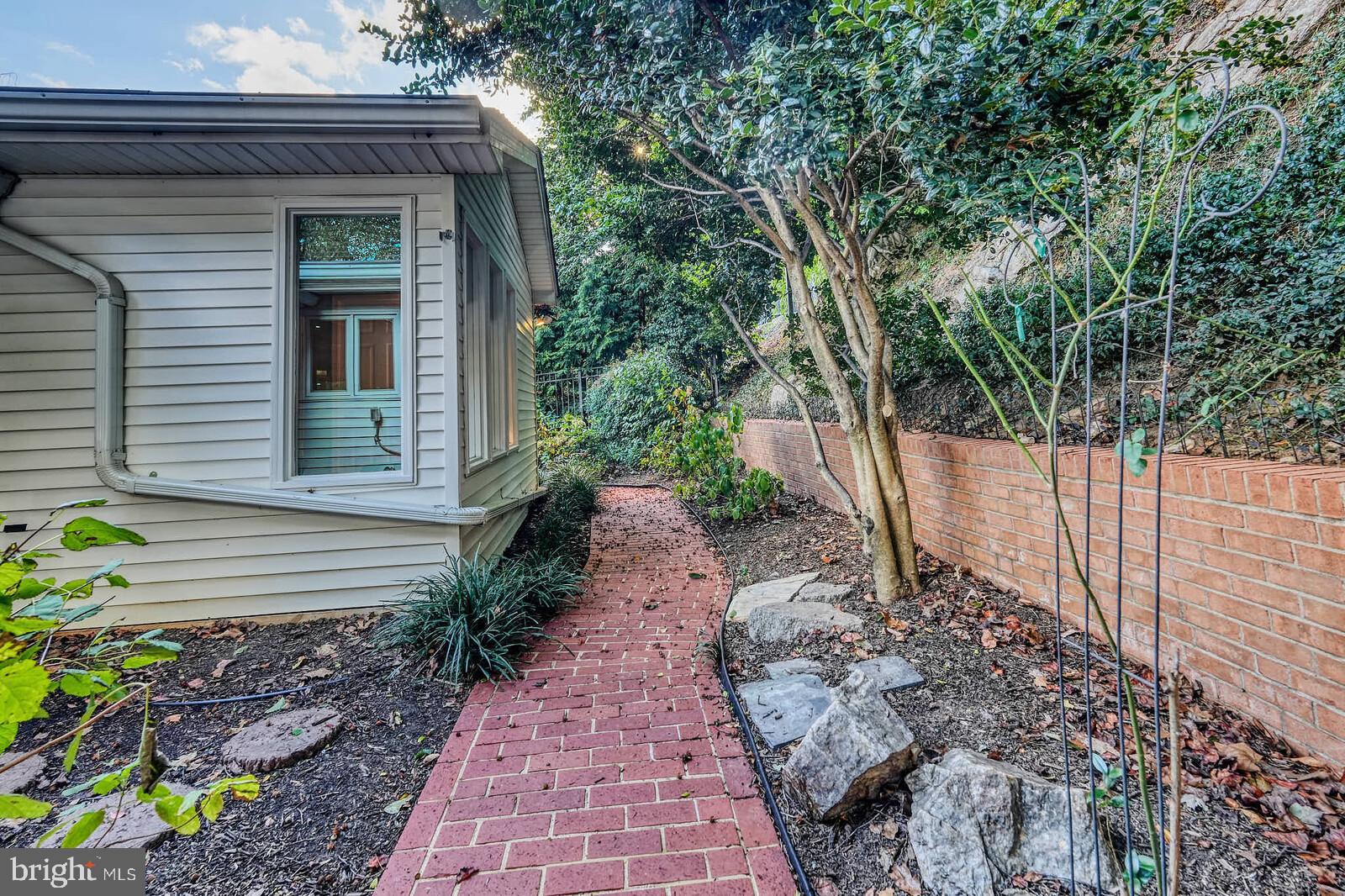 DOVER BALMORAL RIVERWOOD - Residential