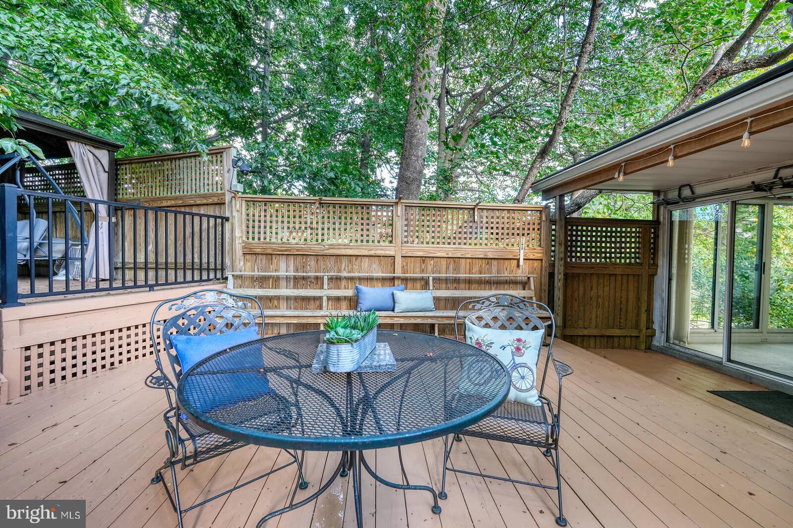 DOVER BALMORAL RIVERWOOD - Residential