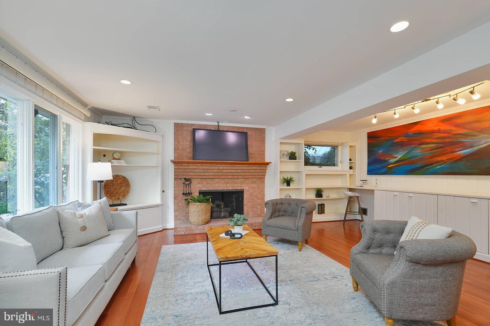 DOVER BALMORAL RIVERWOOD - Residential