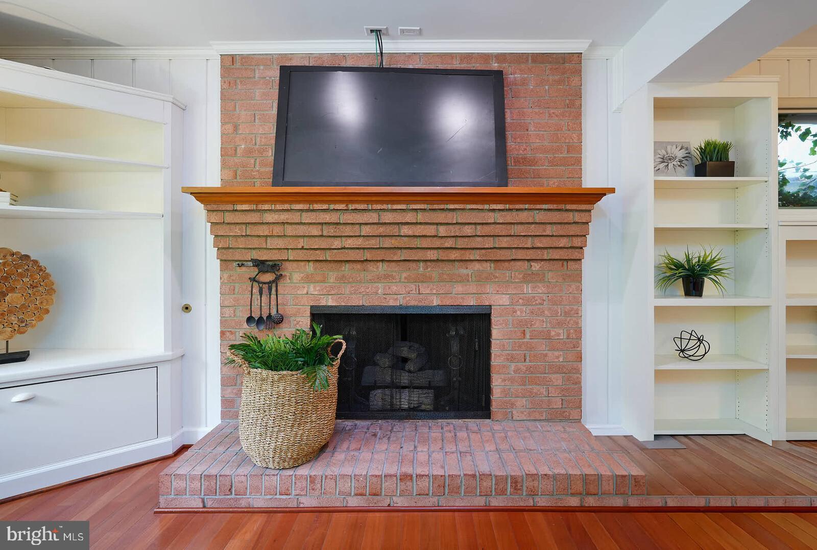 DOVER BALMORAL RIVERWOOD - Residential