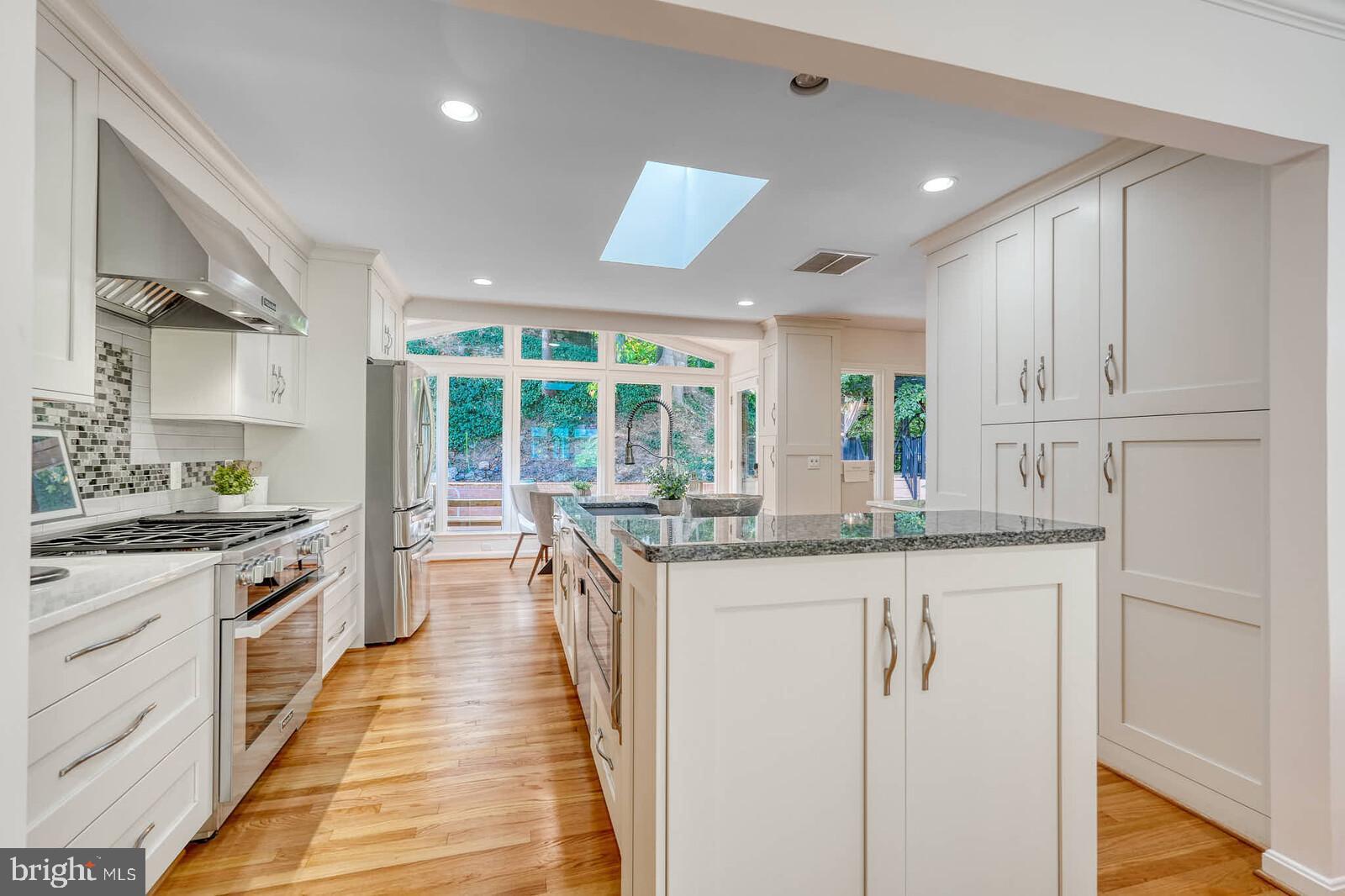 DOVER BALMORAL RIVERWOOD - Residential