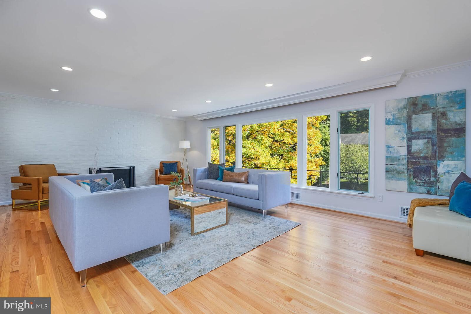 DOVER BALMORAL RIVERWOOD - Residential