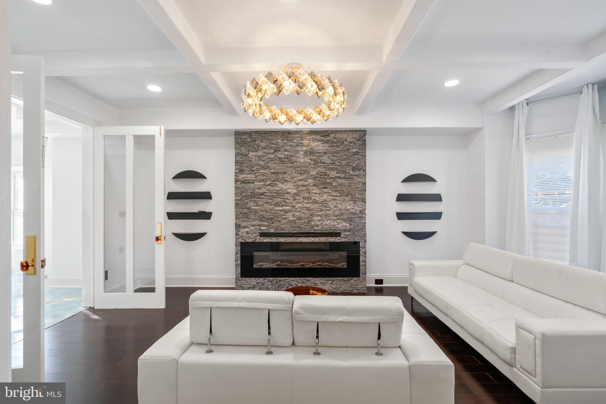 EVERGREEN LAWN - Residential